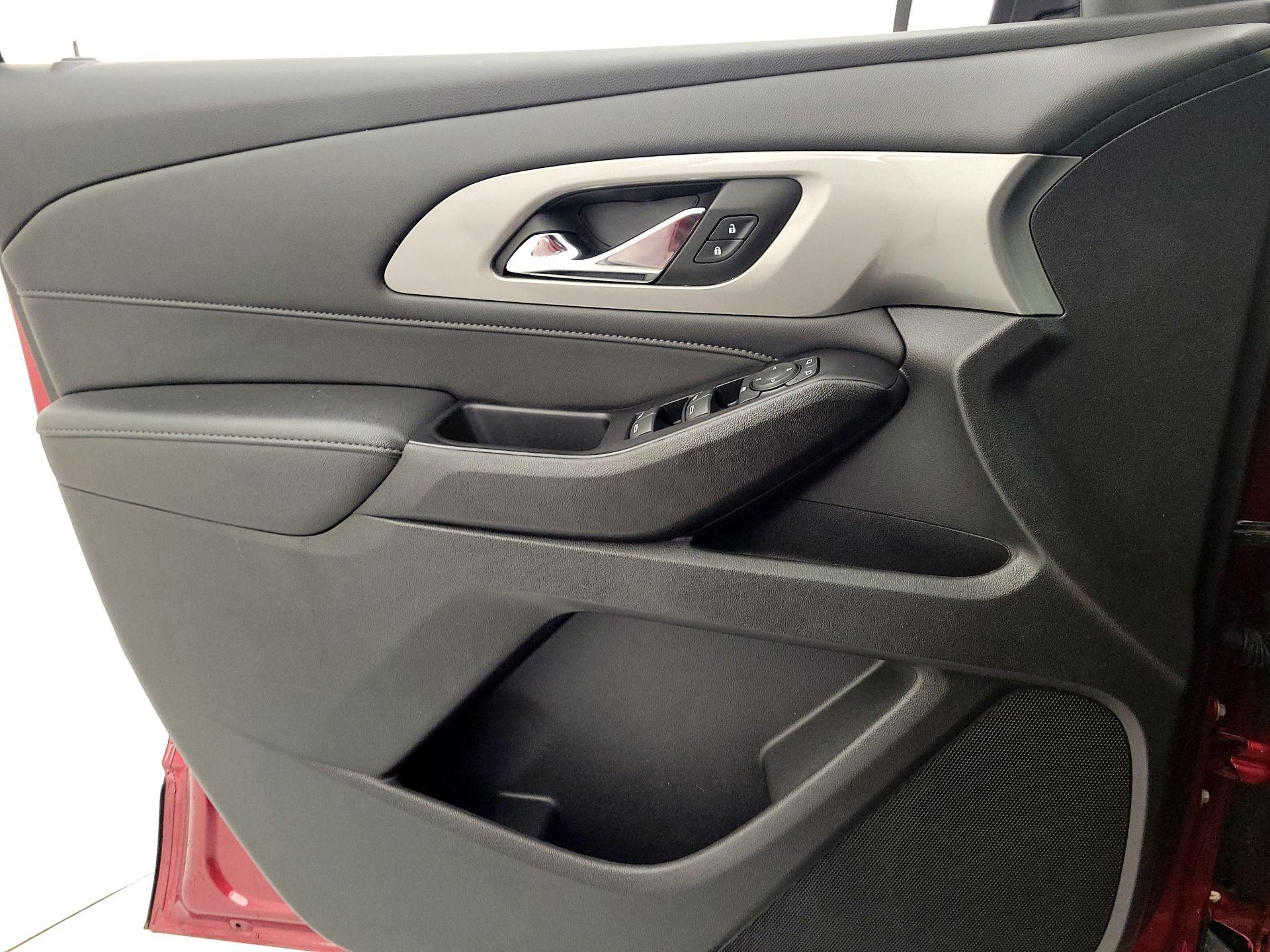 Thumbnail: 2023 Chevrolet Traverse - 12