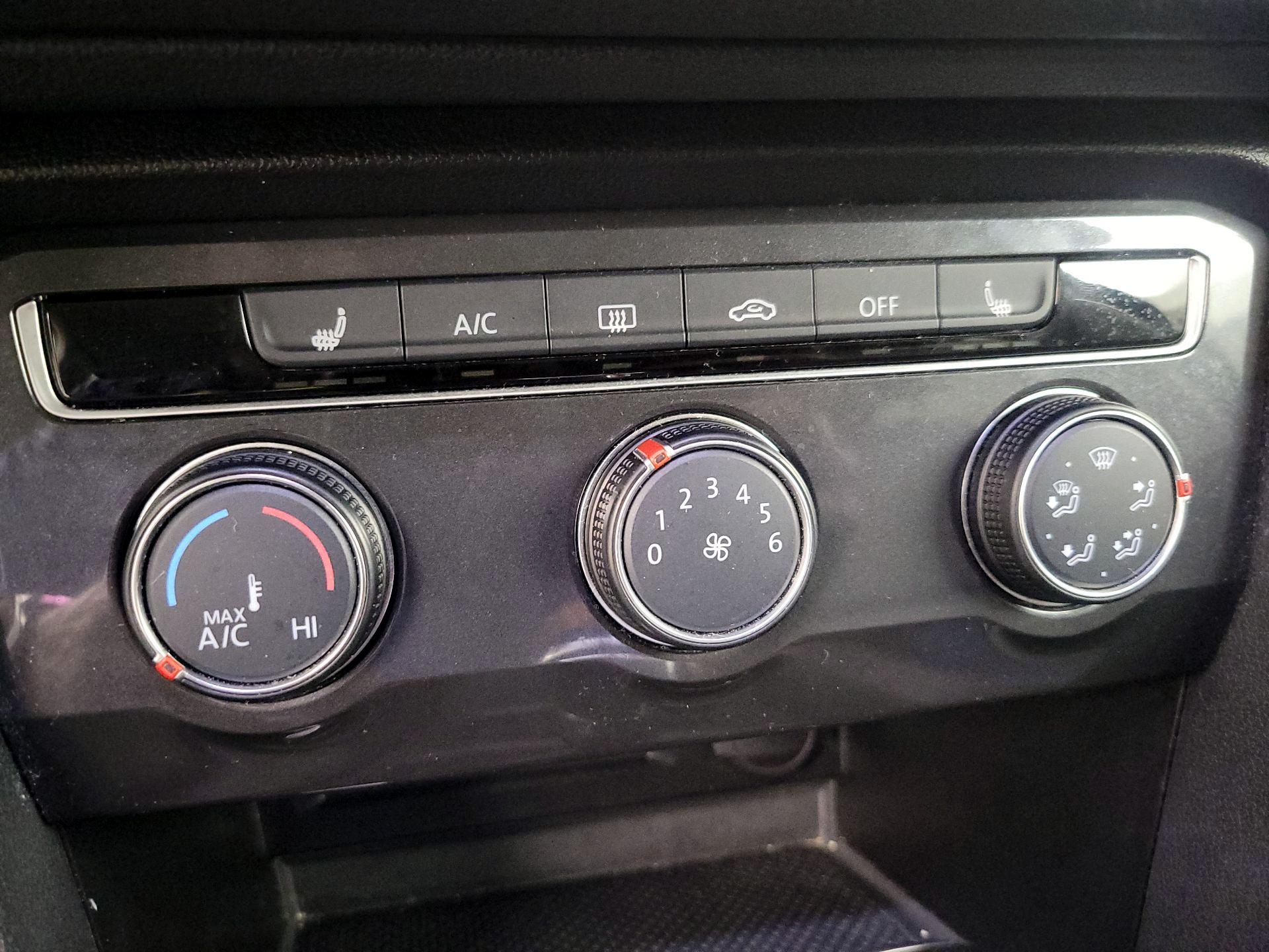 Thumbnail: 2024 Volkswagen Tiguan - 16