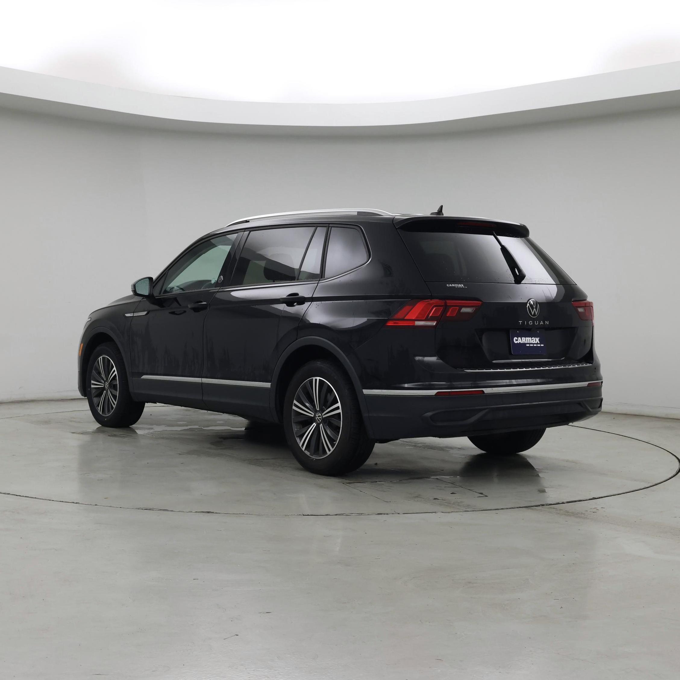 Thumbnail: 2024 Volkswagen Tiguan - 2