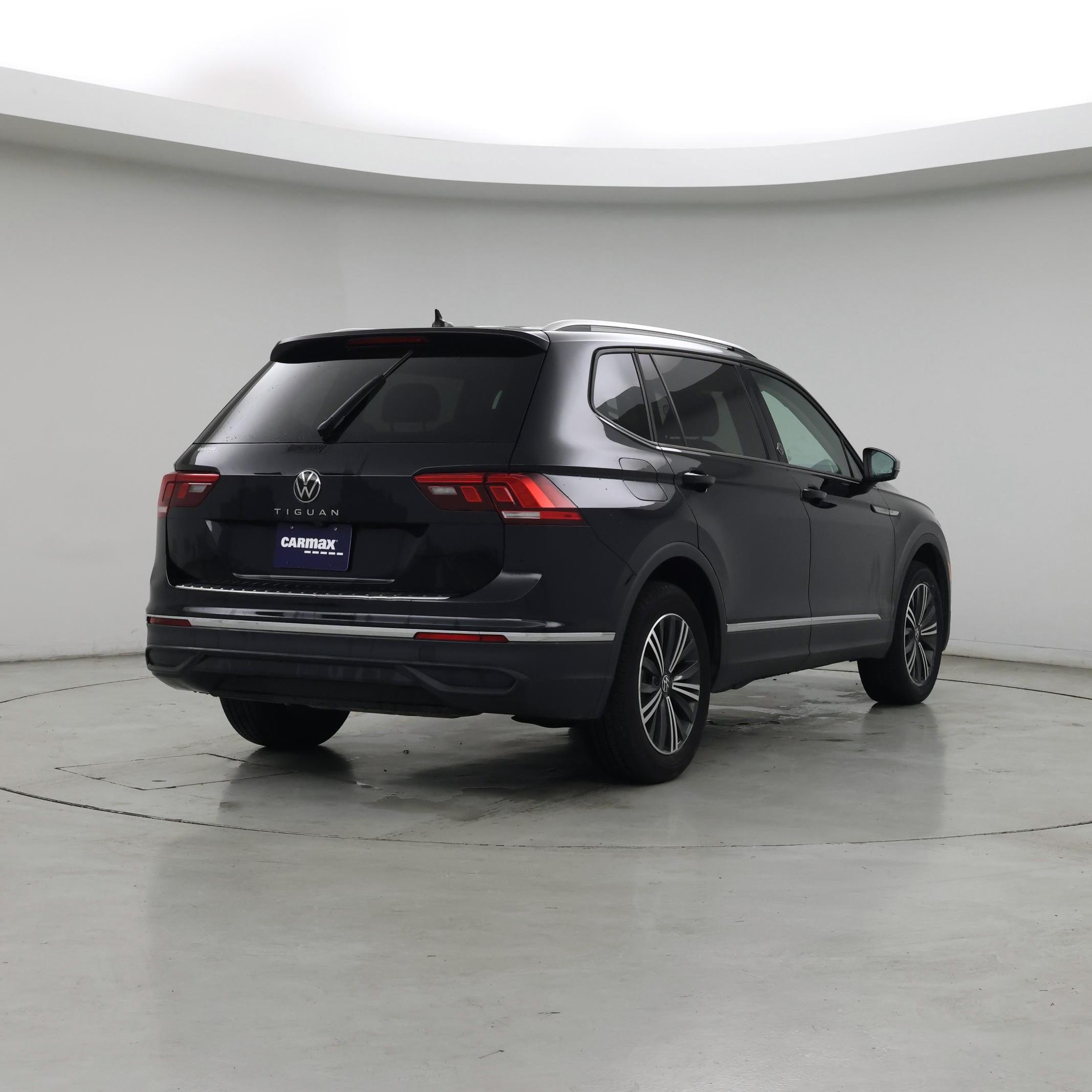 Thumbnail: 2024 Volkswagen Tiguan - 8