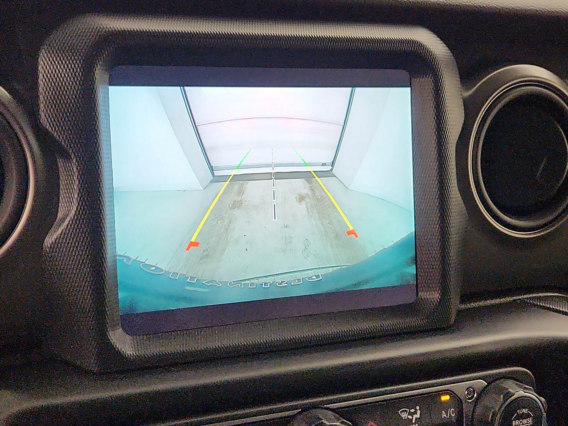 Thumbnail: 2022 Jeep Wrangler - 15