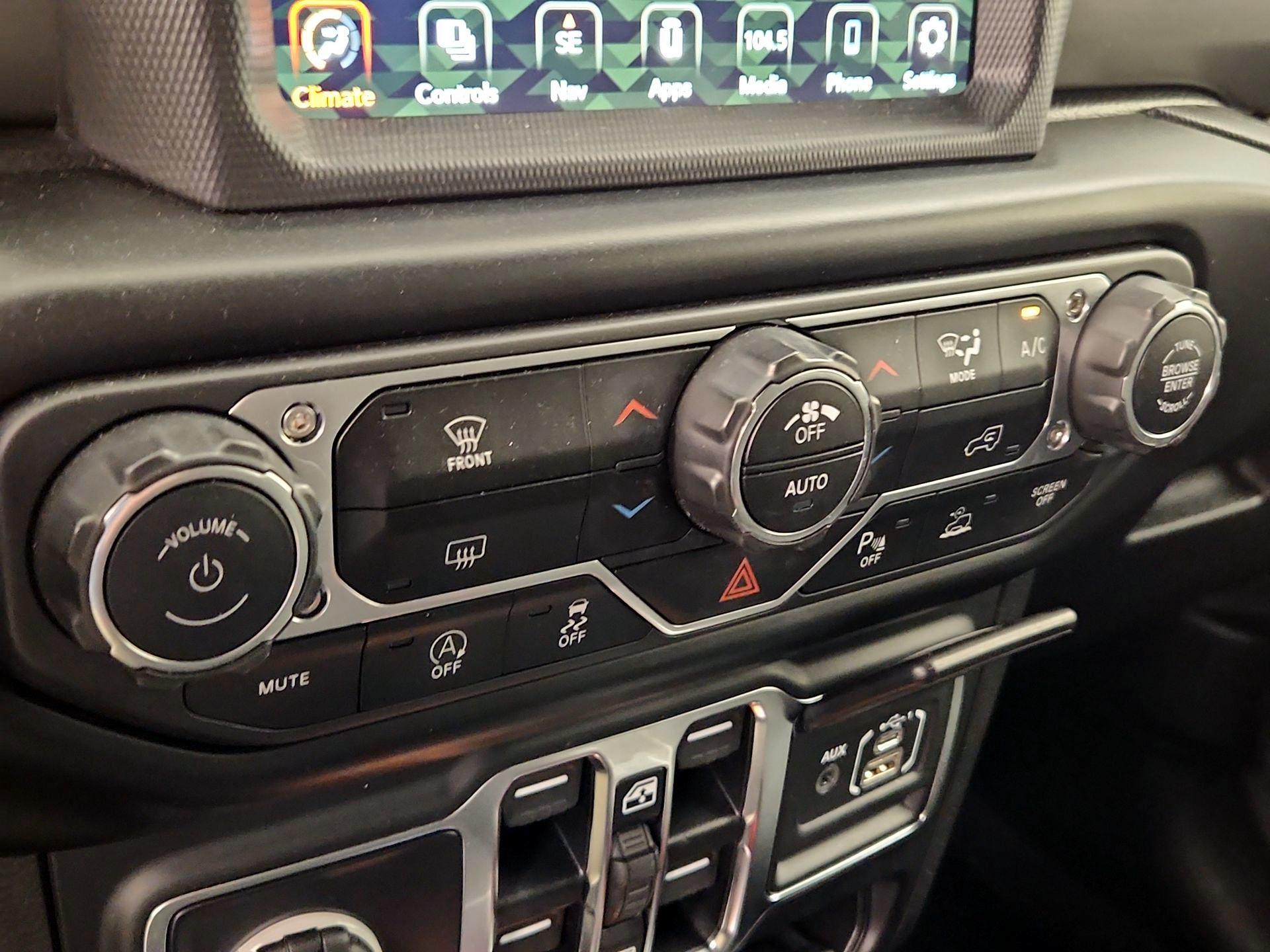 Thumbnail: 2022 Jeep Wrangler - 17