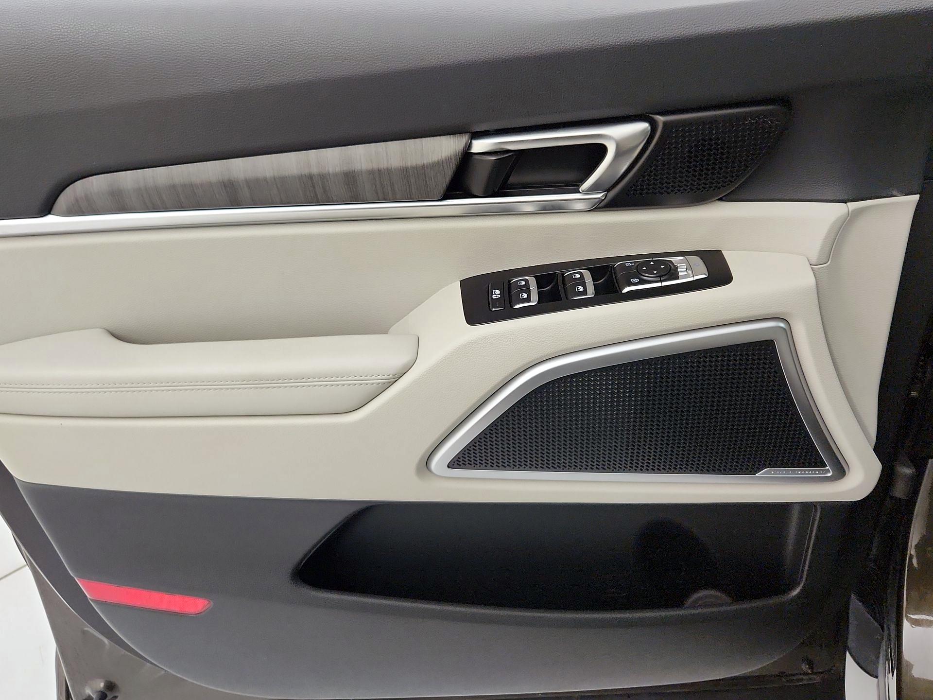 Thumbnail: 2023 Kia Telluride - 12