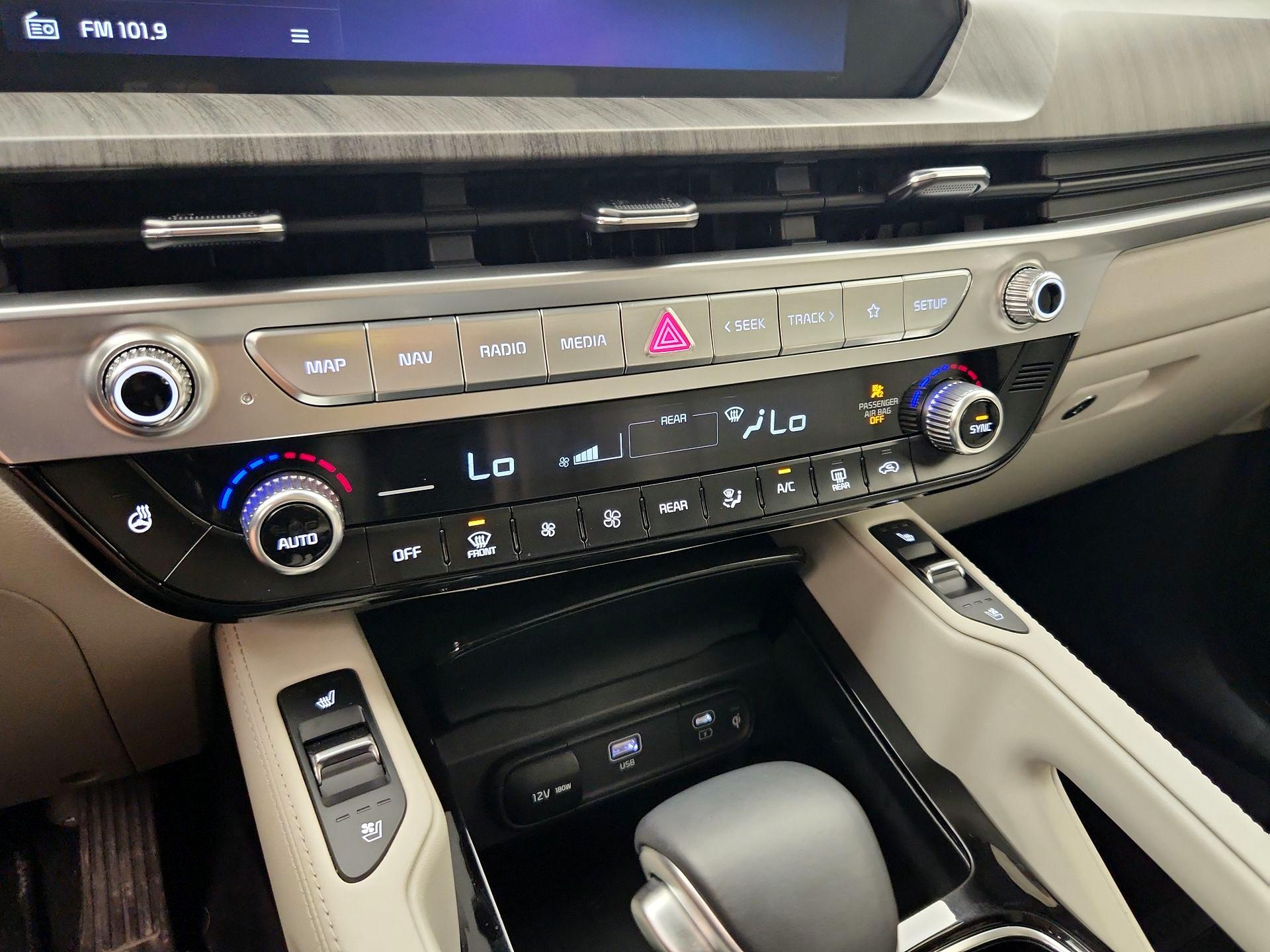 Thumbnail: 2023 Kia Telluride - 17