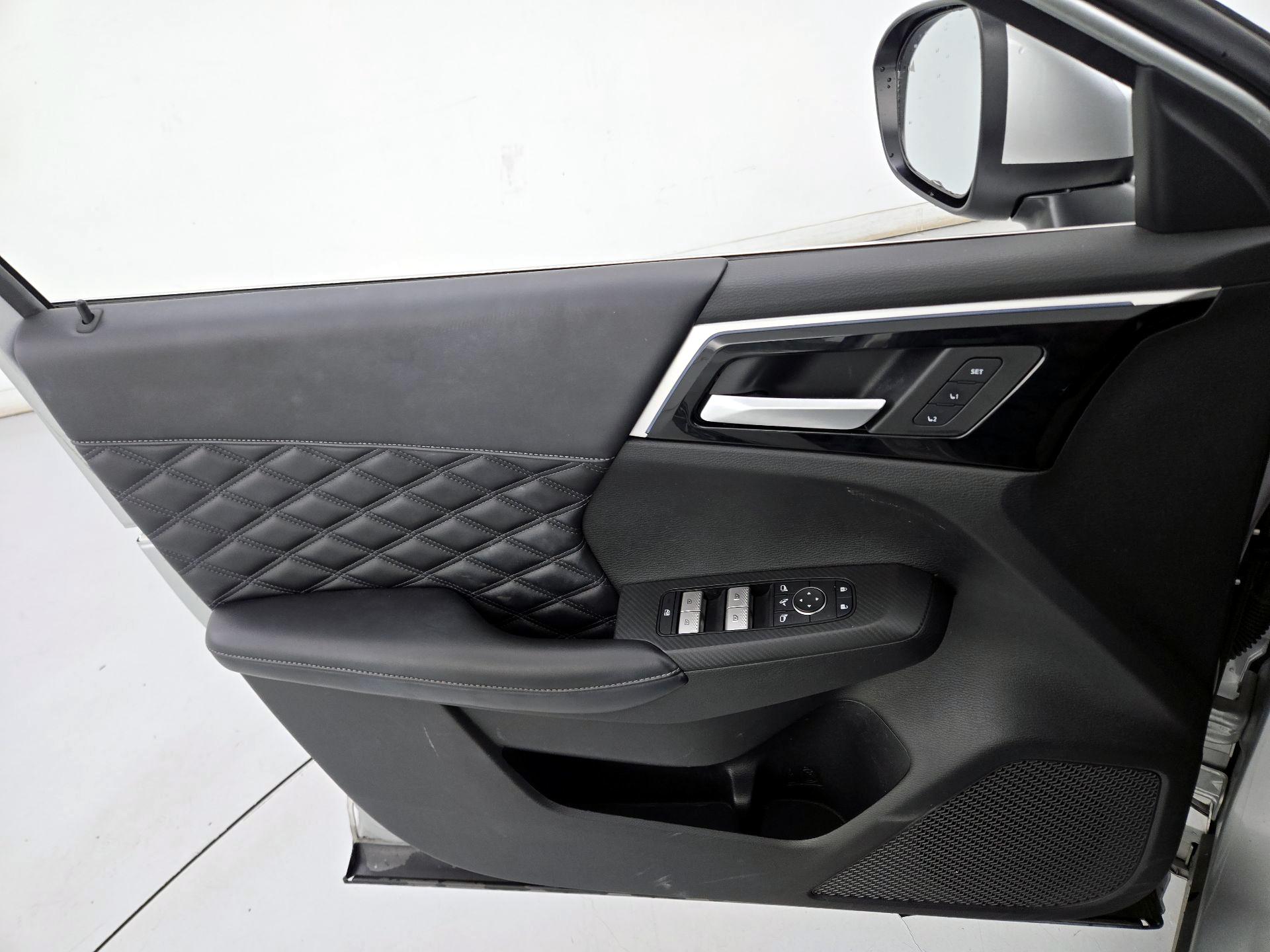 Thumbnail: 2022 Mitsubishi Outlander - 12