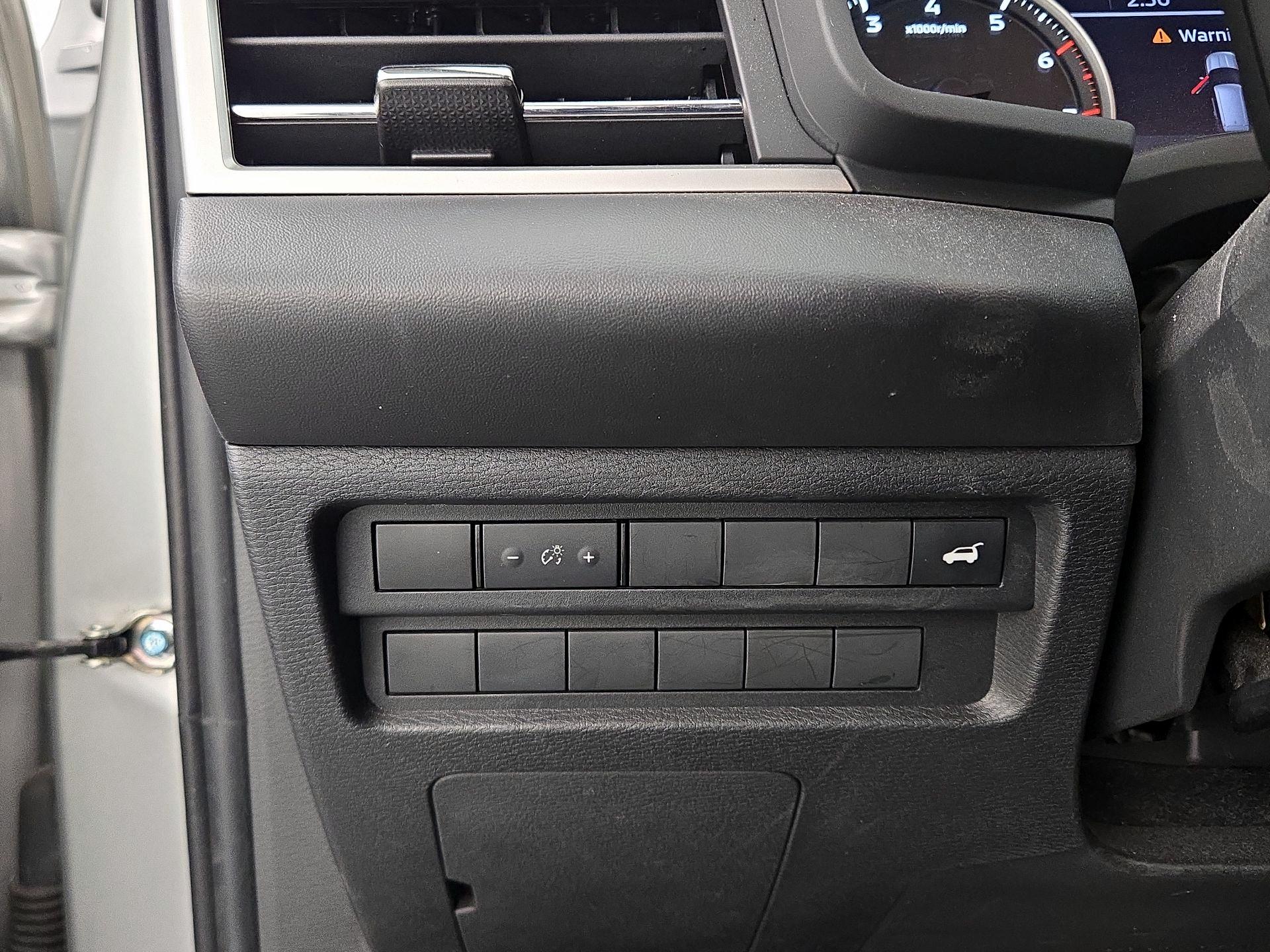 Thumbnail: 2022 Mitsubishi Outlander - 13