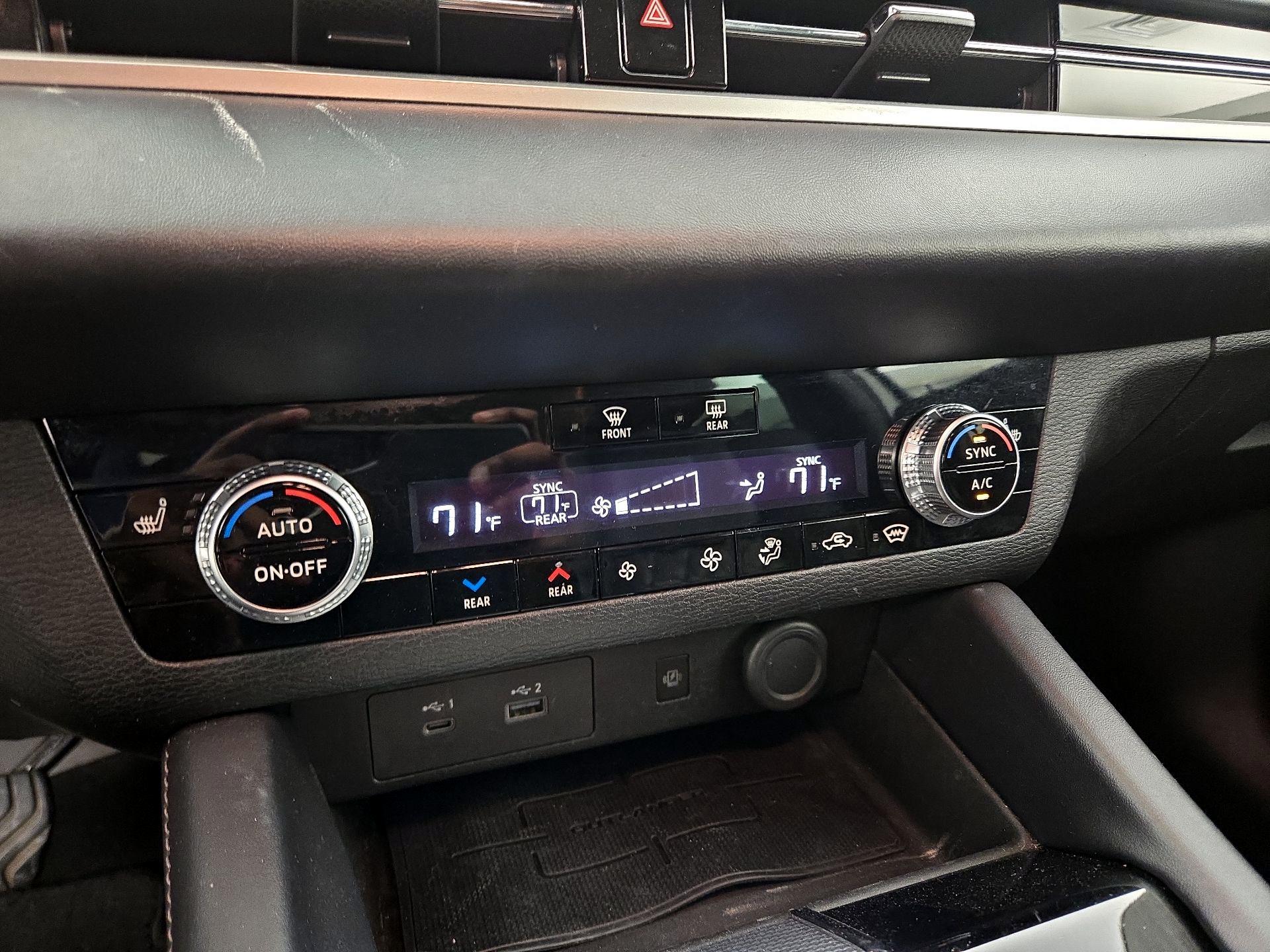 Thumbnail: 2022 Mitsubishi Outlander - 17