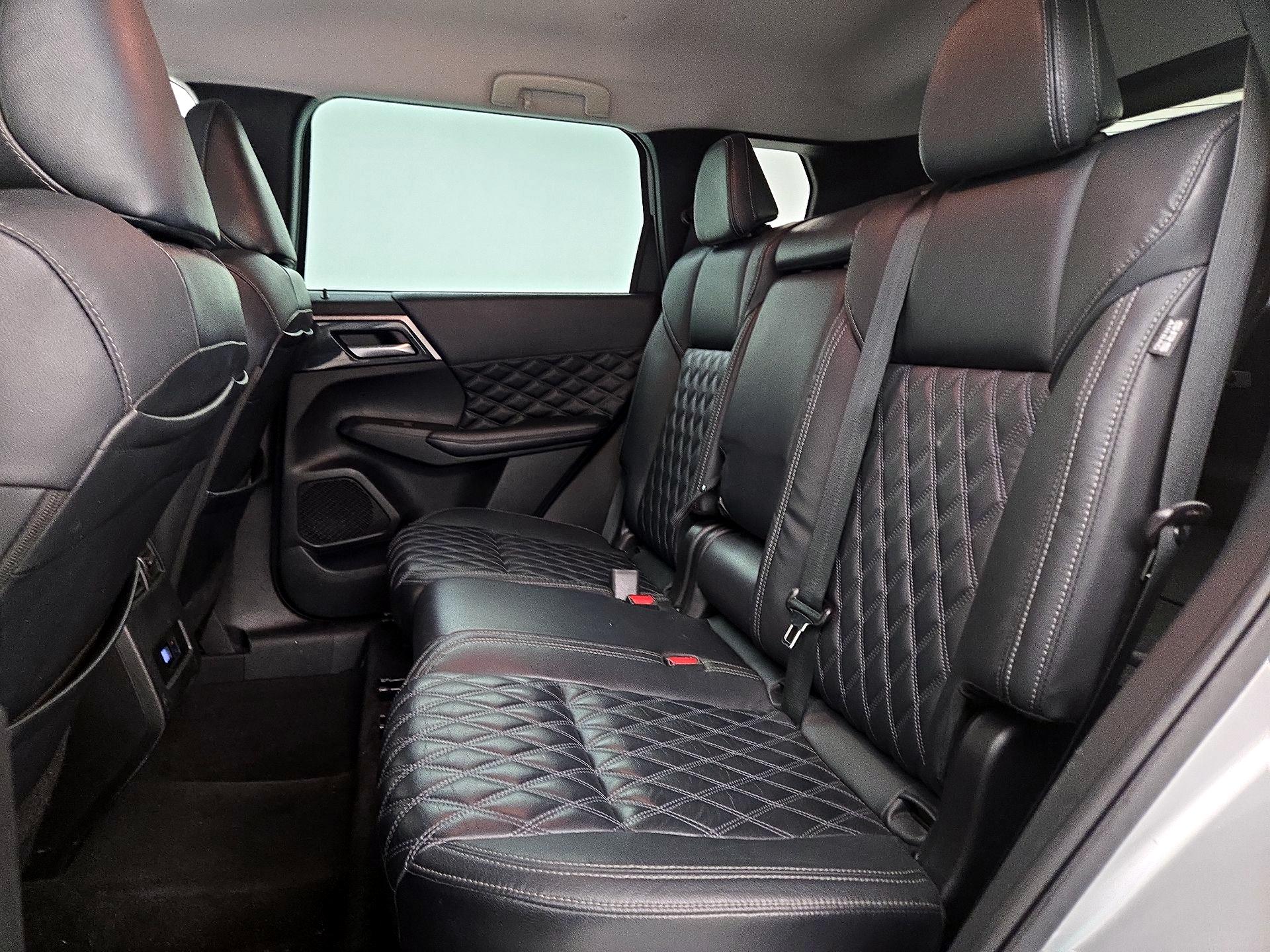 Thumbnail: 2022 Mitsubishi Outlander - 20