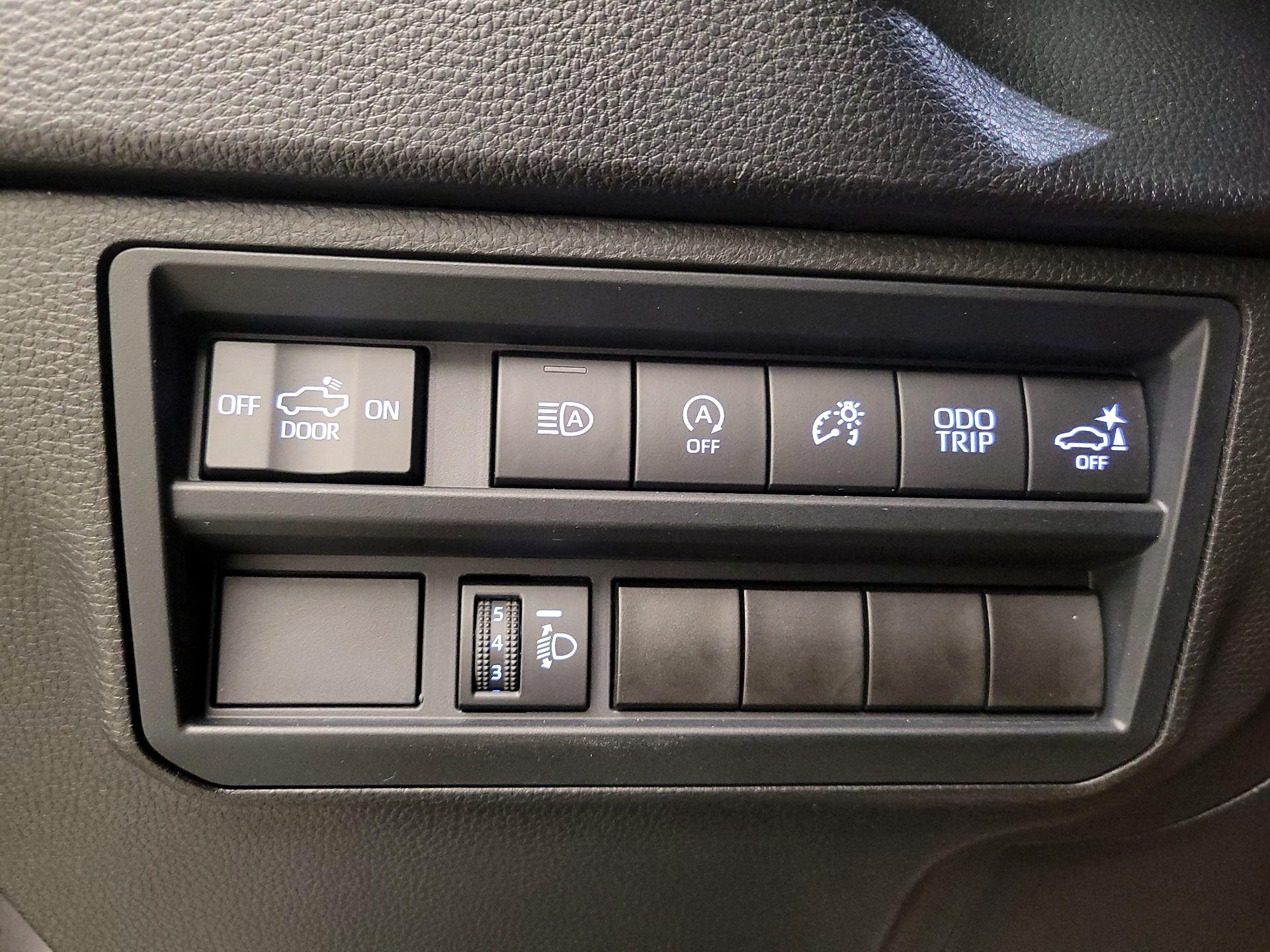 Thumbnail: 2022 Toyota Tundra - 13