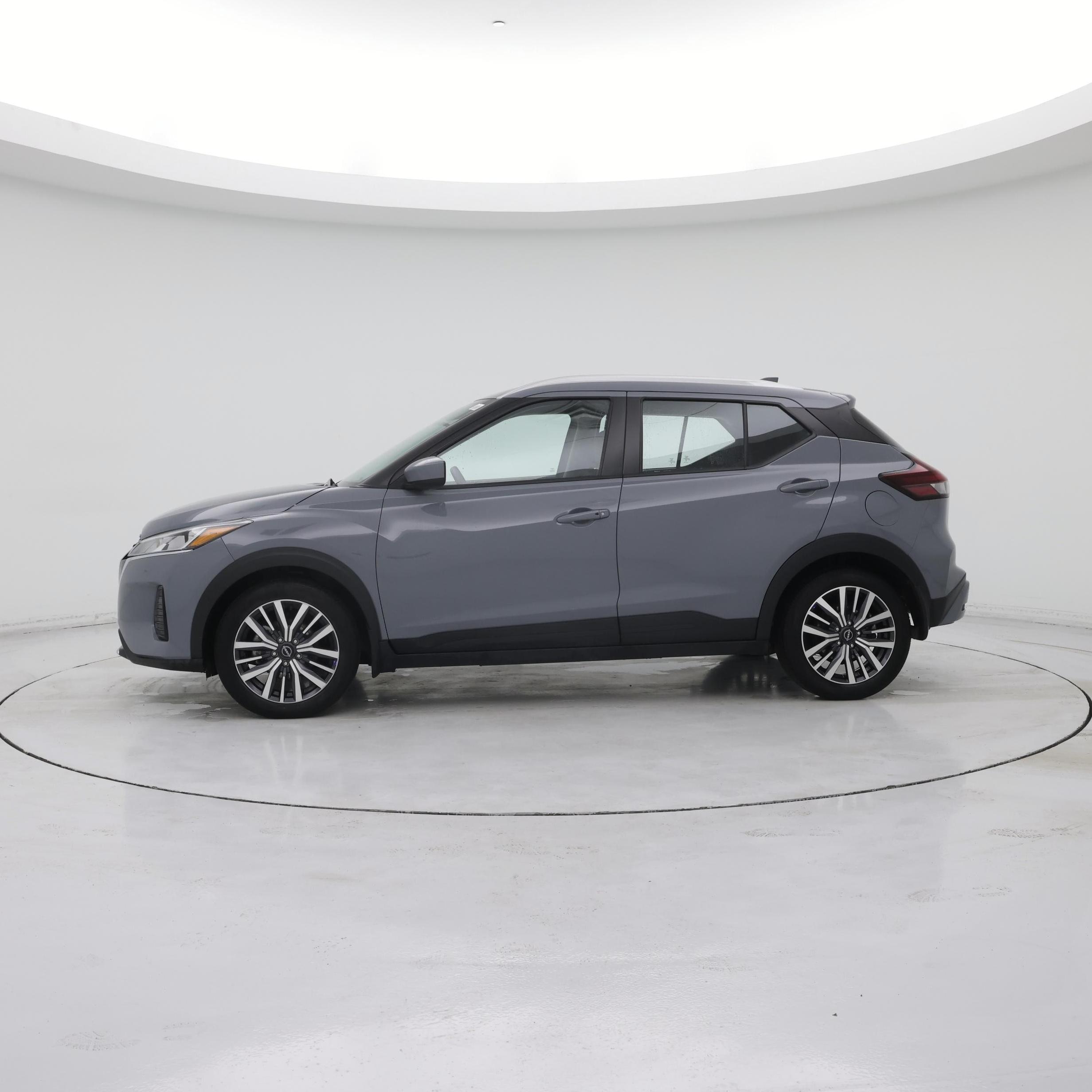 Thumbnail: 2023 Nissan Kicks - 3