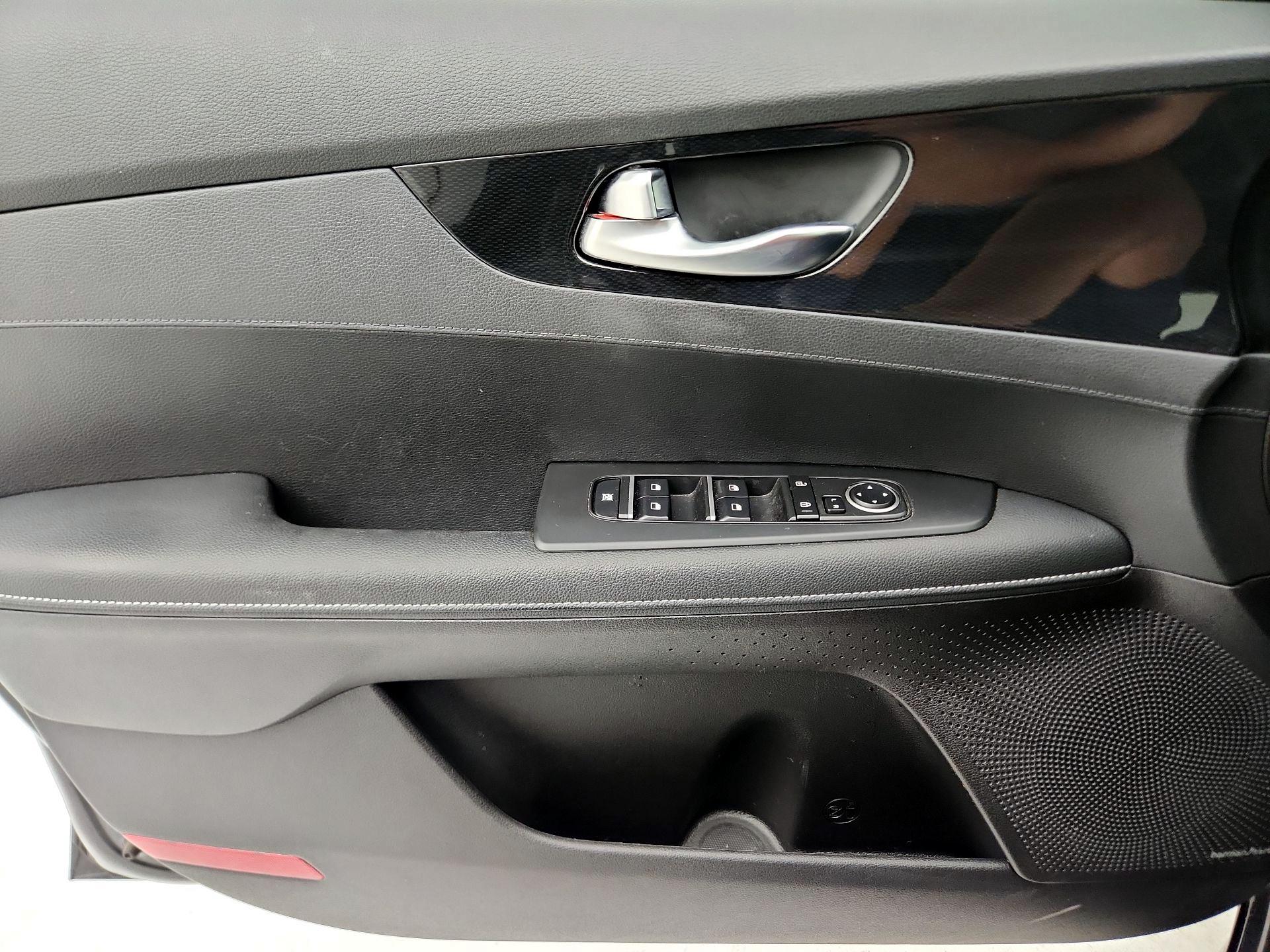 Thumbnail: 2023 Kia Forte - 12