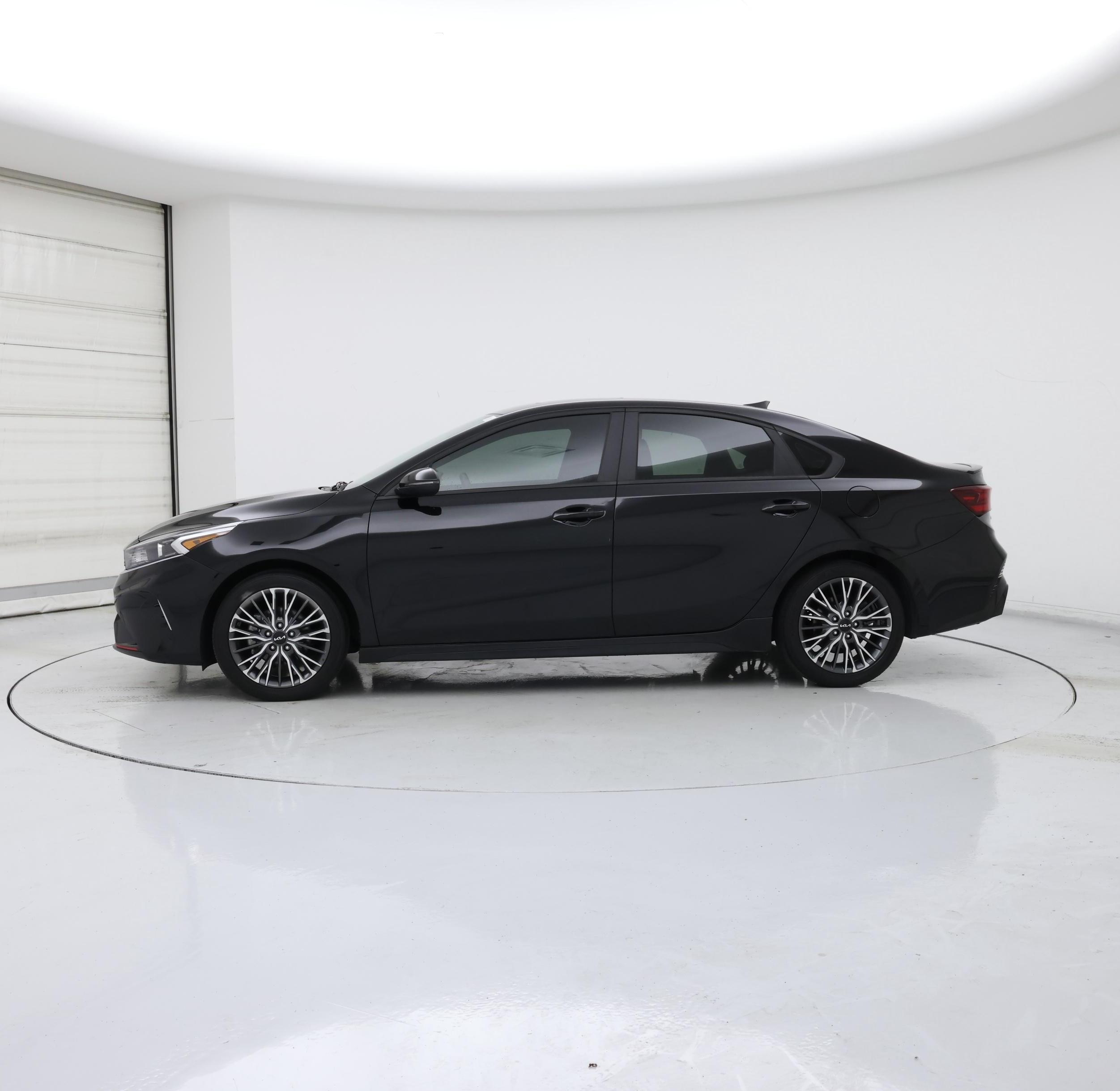 Thumbnail: 2023 Kia Forte - 3