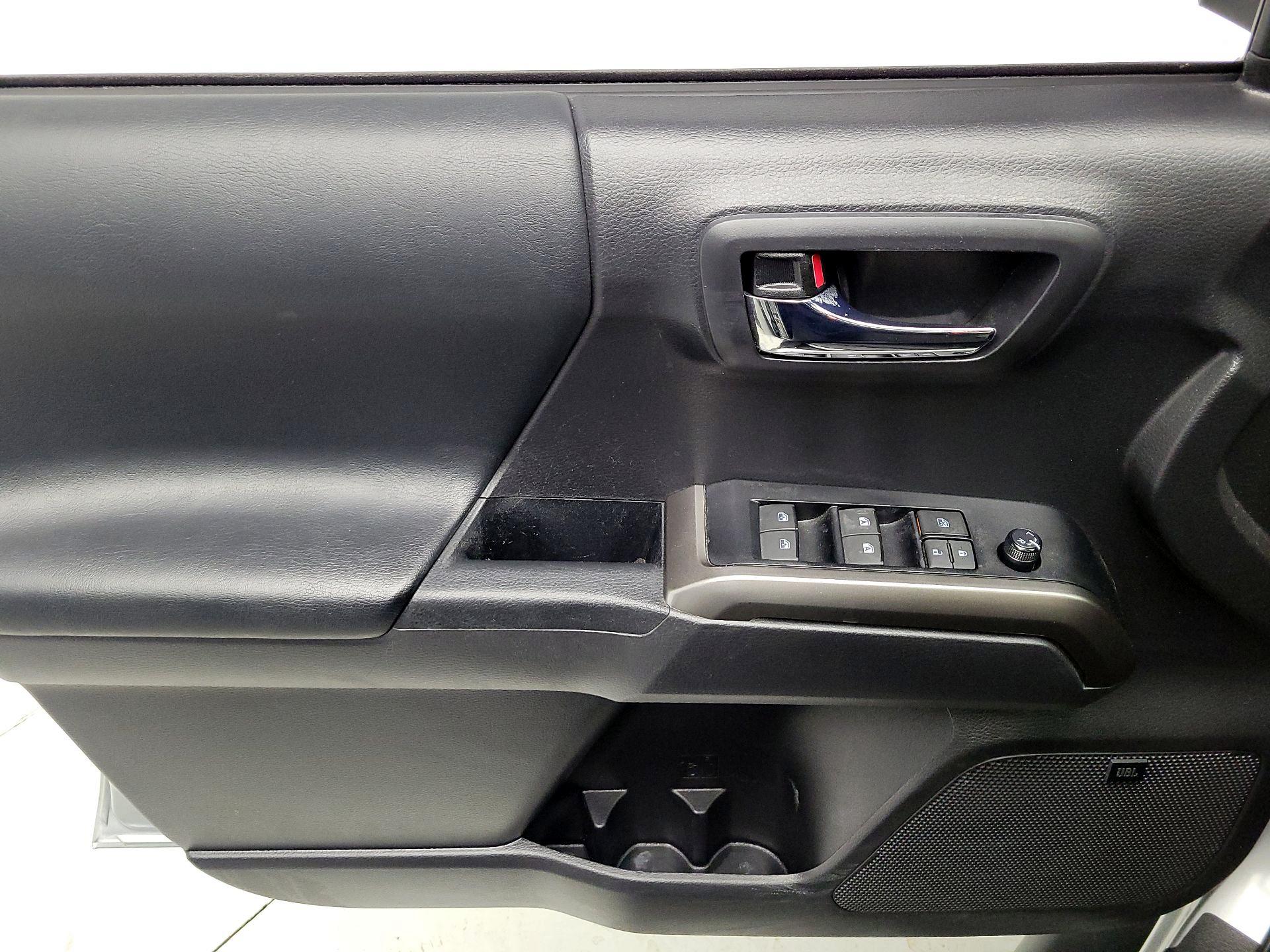 Thumbnail: 2023 Toyota Tacoma - 12