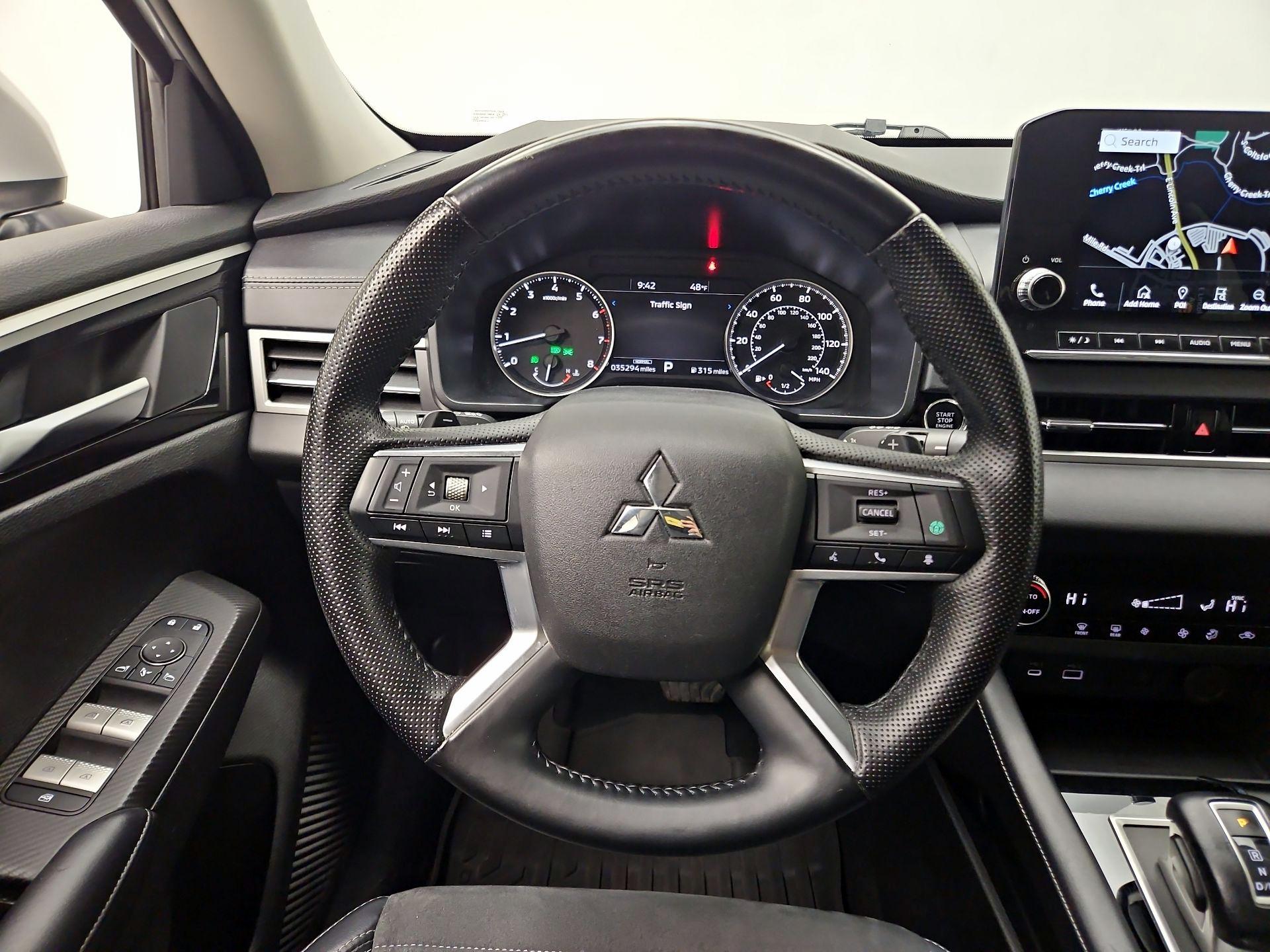Thumbnail: 2024 Mitsubishi Outlander - 10