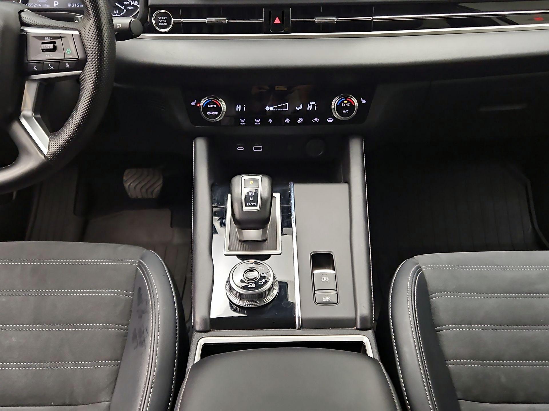 Thumbnail: 2024 Mitsubishi Outlander - 18