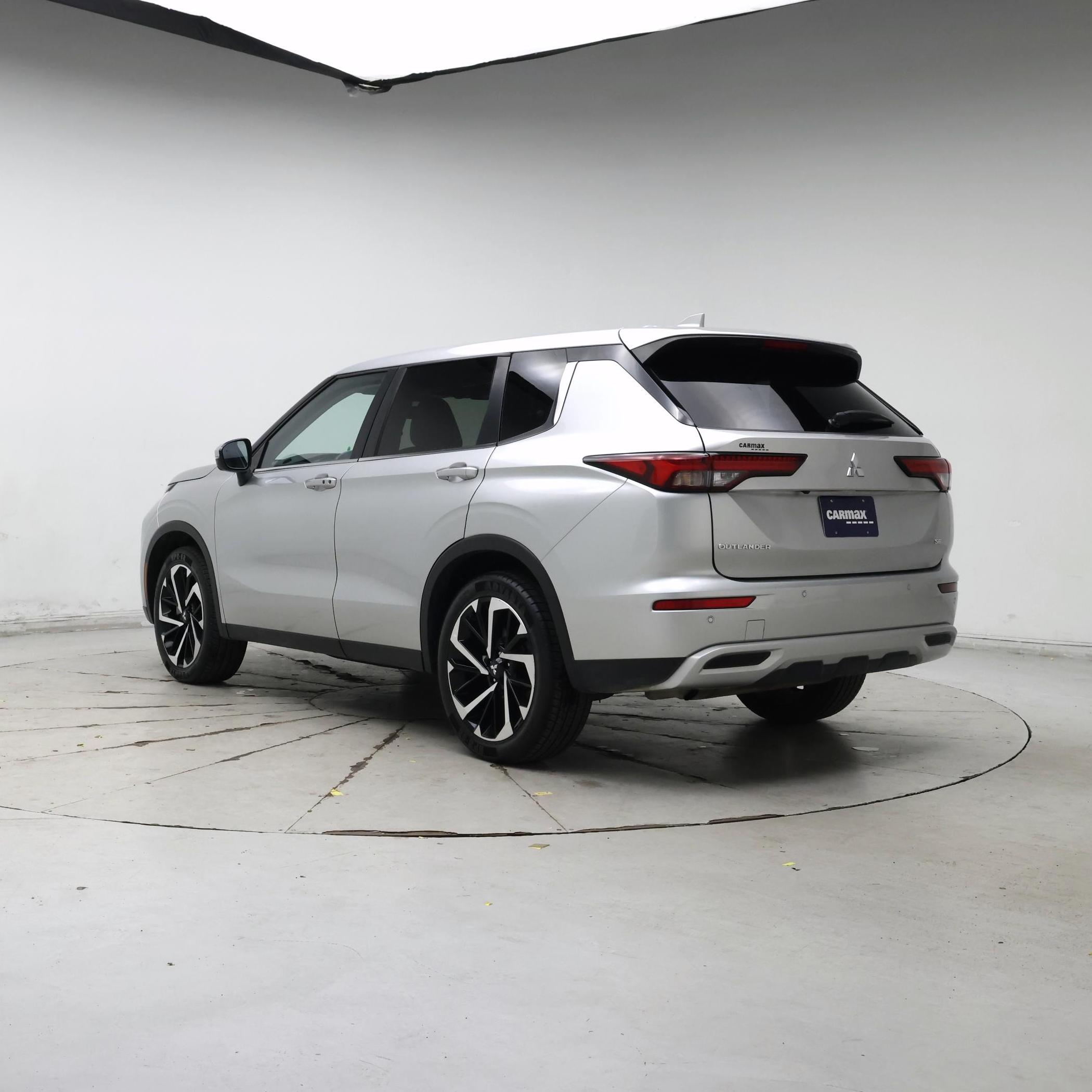 Thumbnail: 2024 Mitsubishi Outlander - 2