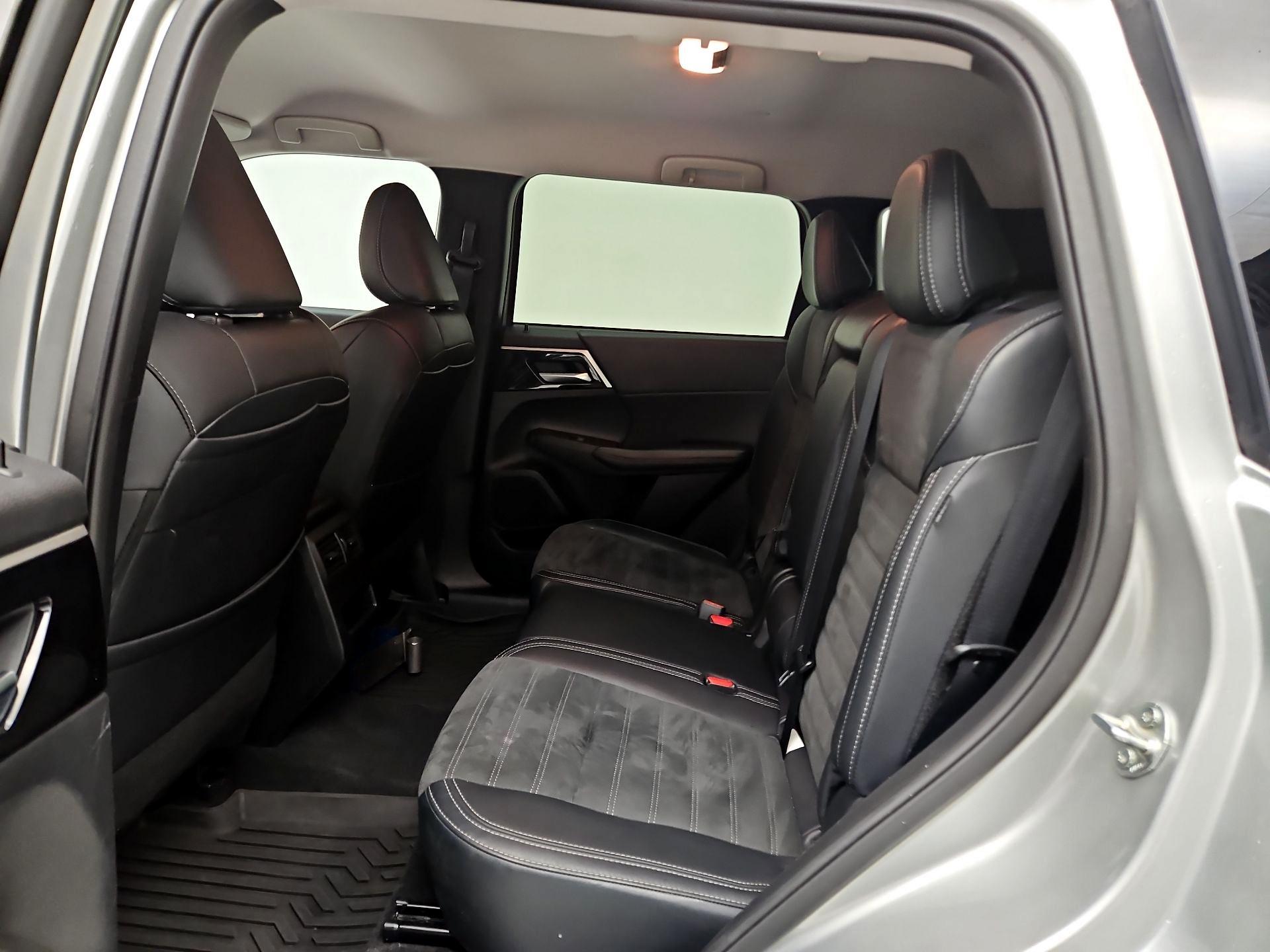 Thumbnail: 2024 Mitsubishi Outlander - 20