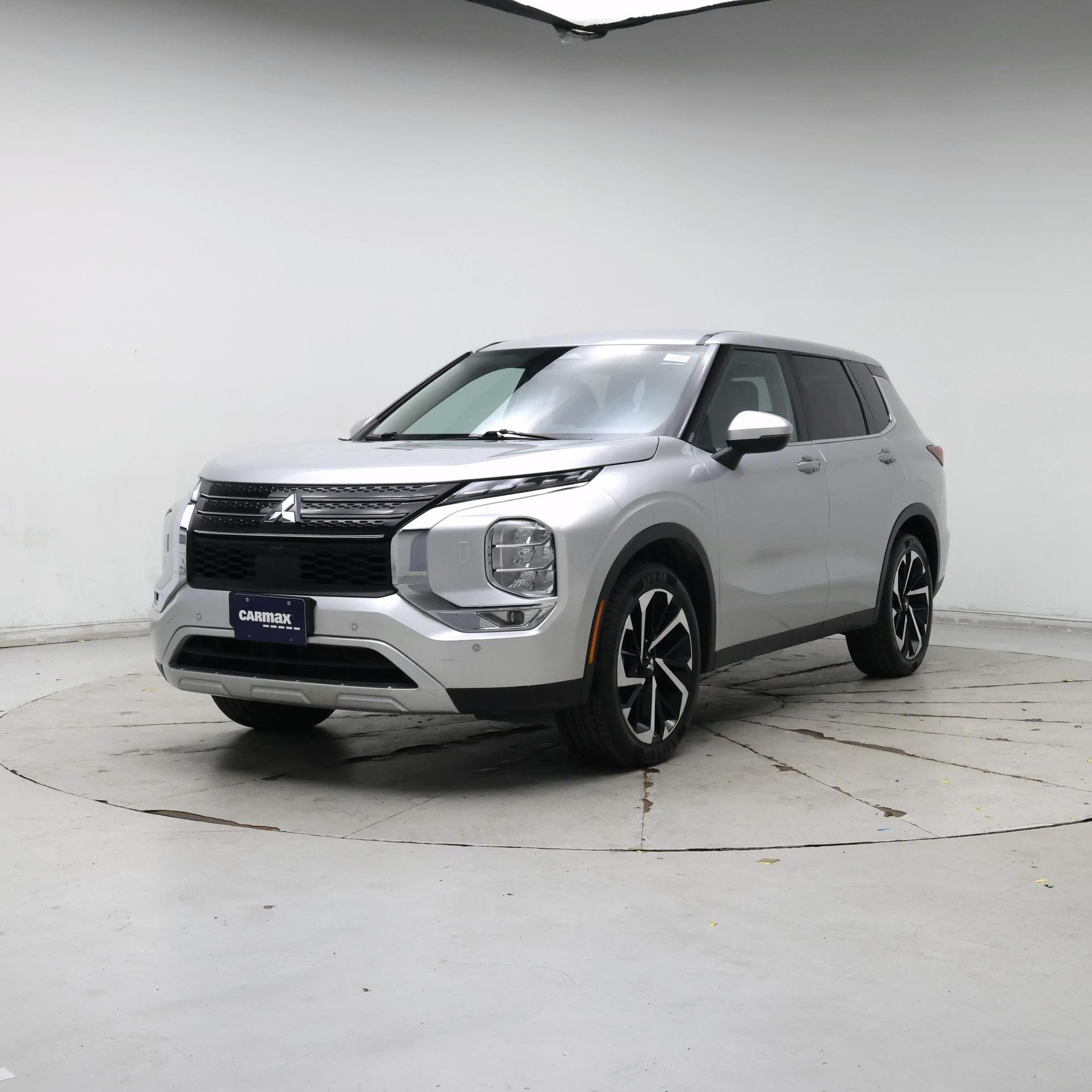 Thumbnail: 2024 Mitsubishi Outlander - 4