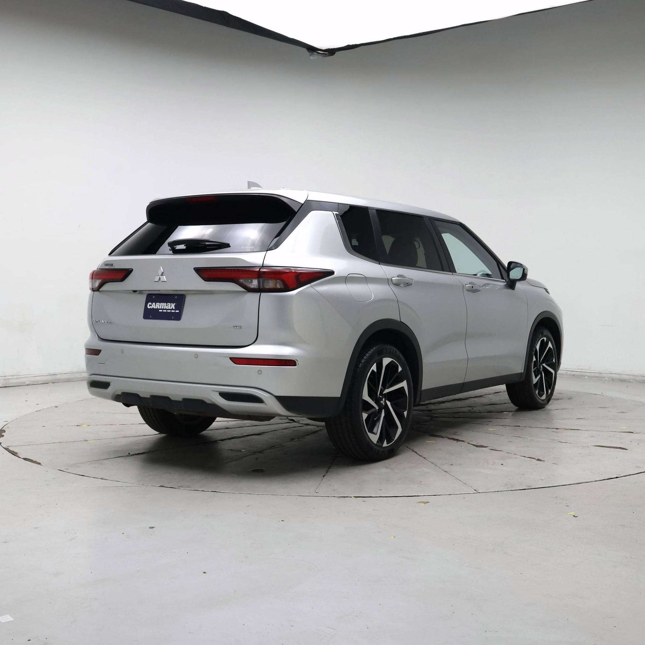 Thumbnail: 2024 Mitsubishi Outlander - 8