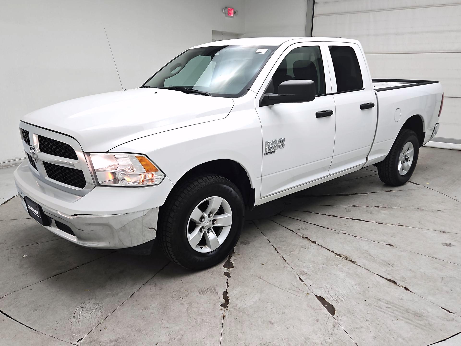 Thumbnail: 2024 RAM 1500 Classic - 3