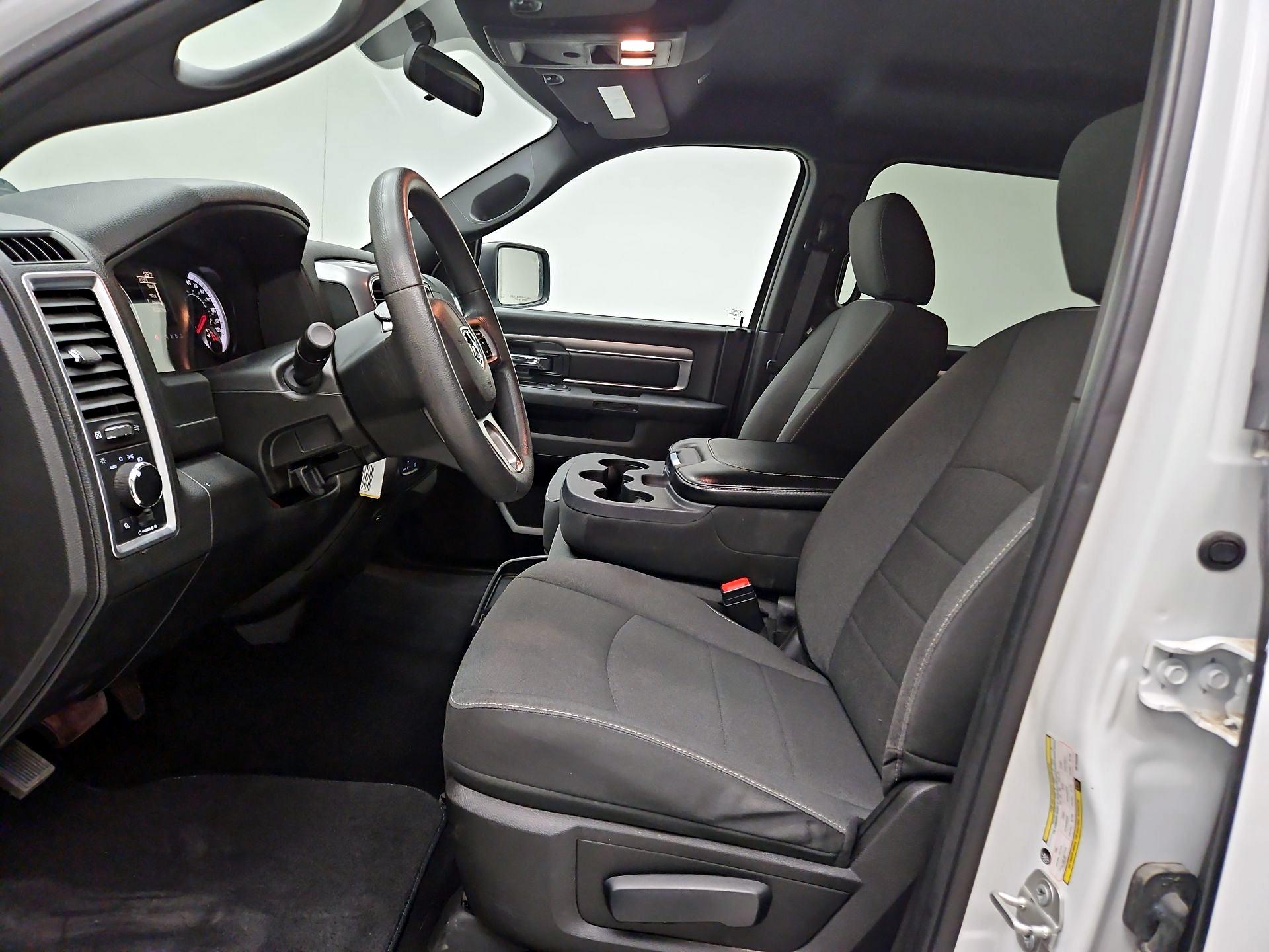 Thumbnail: 2024 RAM 1500 Classic - 9