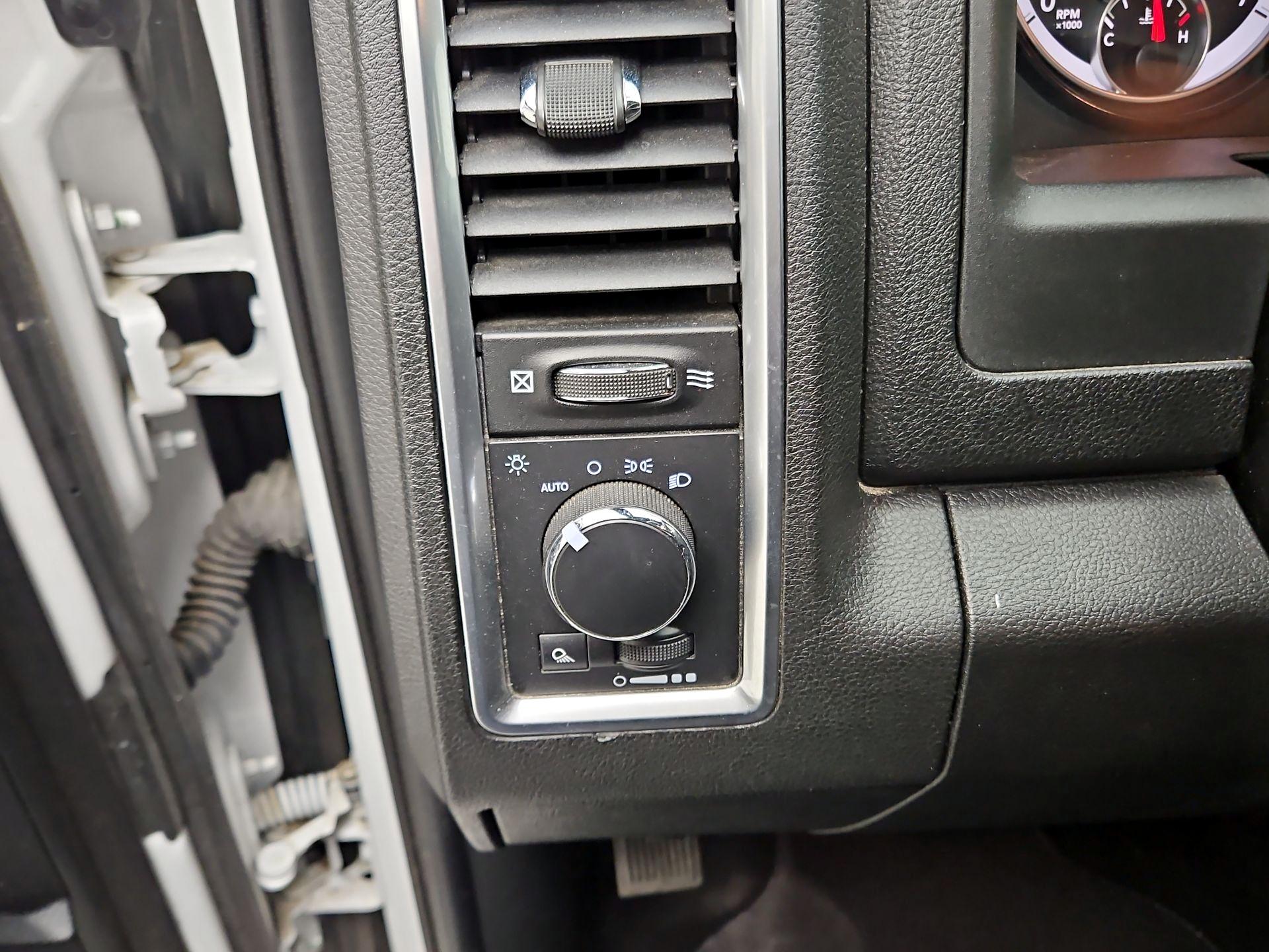 Thumbnail: 2024 RAM 1500 Classic - 11