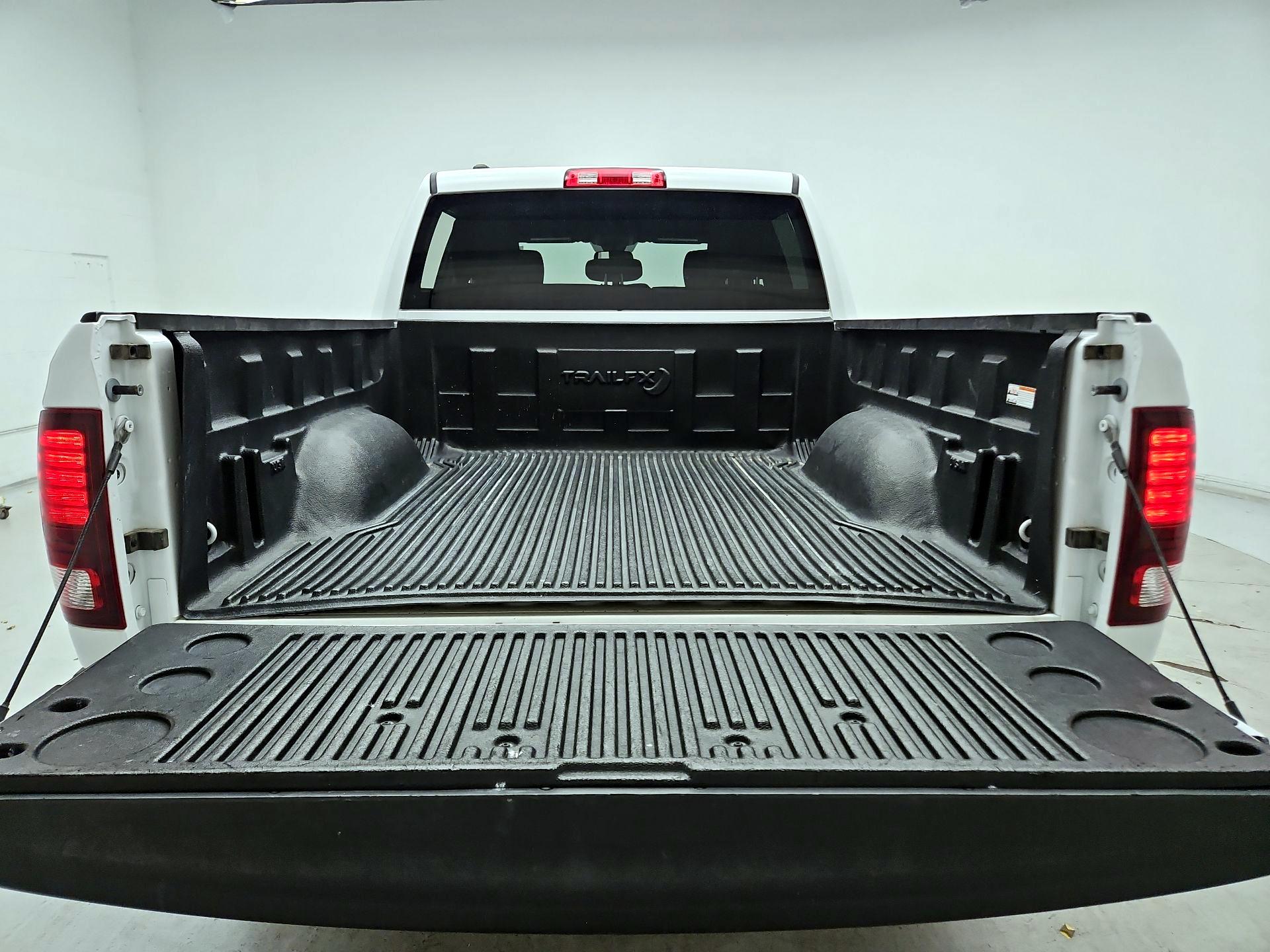 Thumbnail: 2024 RAM 1500 Classic - 18