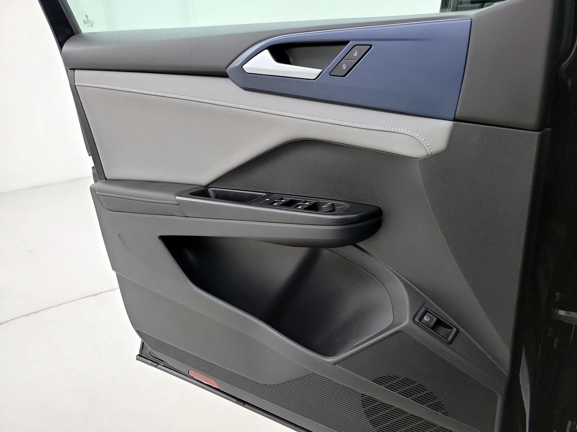 Thumbnail: 2024 Volkswagen Taos - 12