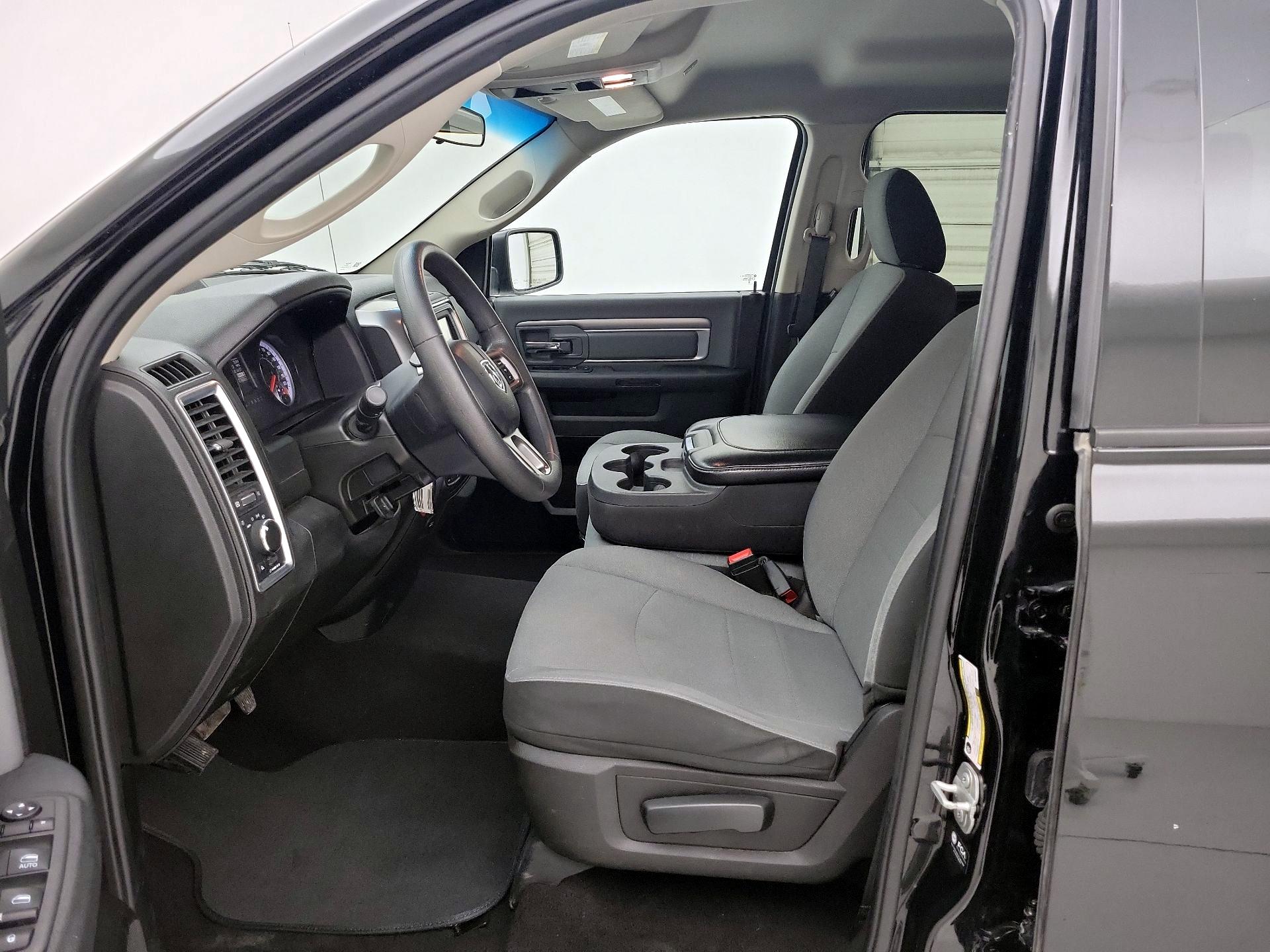 Thumbnail: 2024 RAM 1500 Classic - 11