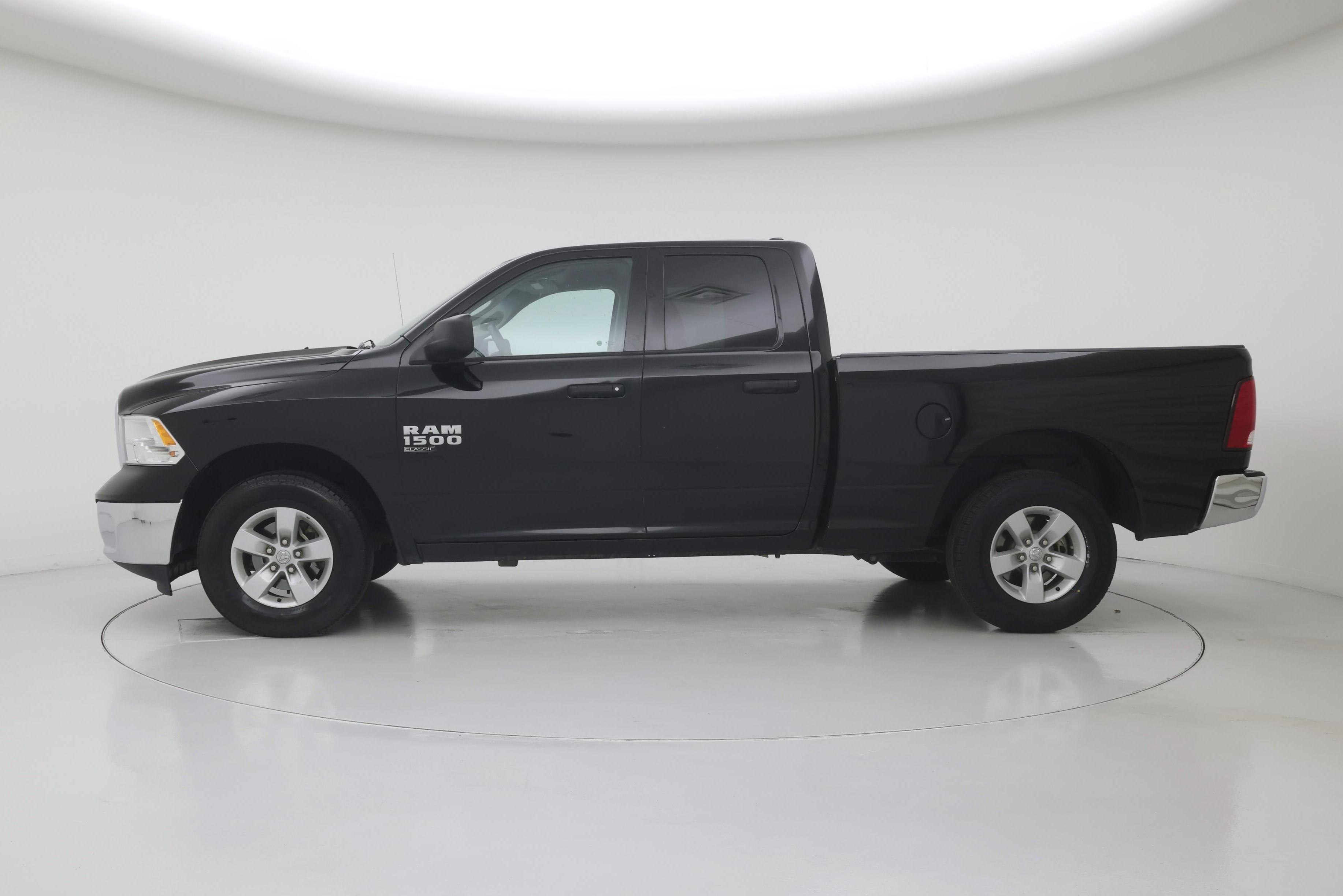 Thumbnail: 2024 RAM 1500 Classic - 3