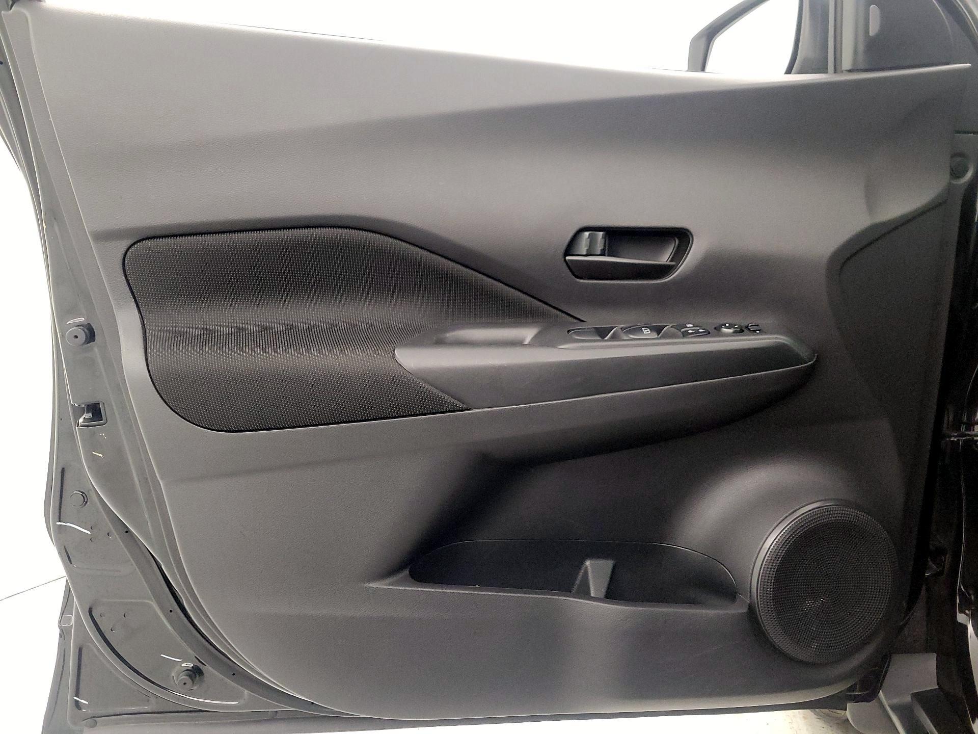 Thumbnail: 2023 Nissan Kicks - 12