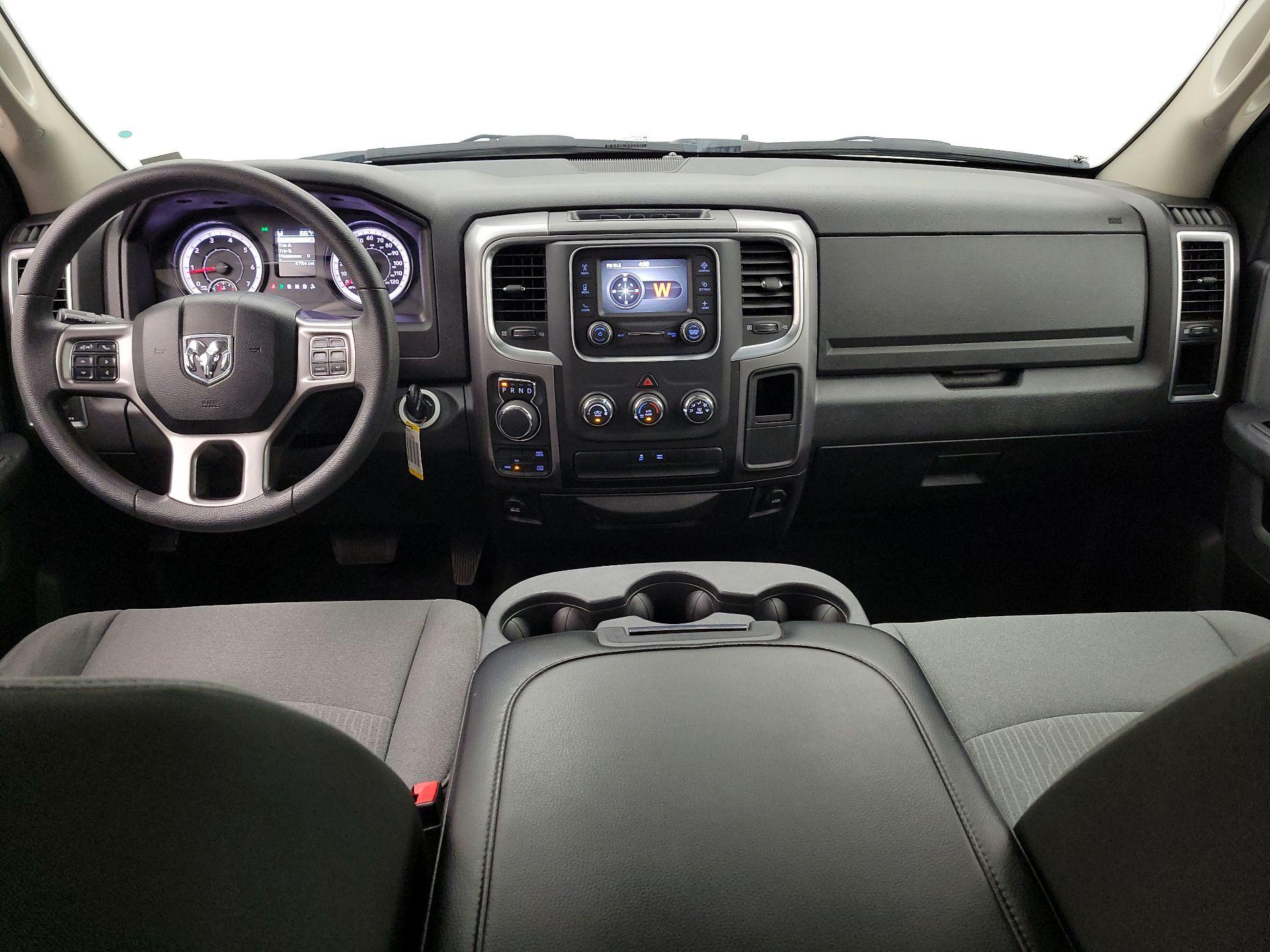 Thumbnail: 2024 RAM 1500 Classic - 9