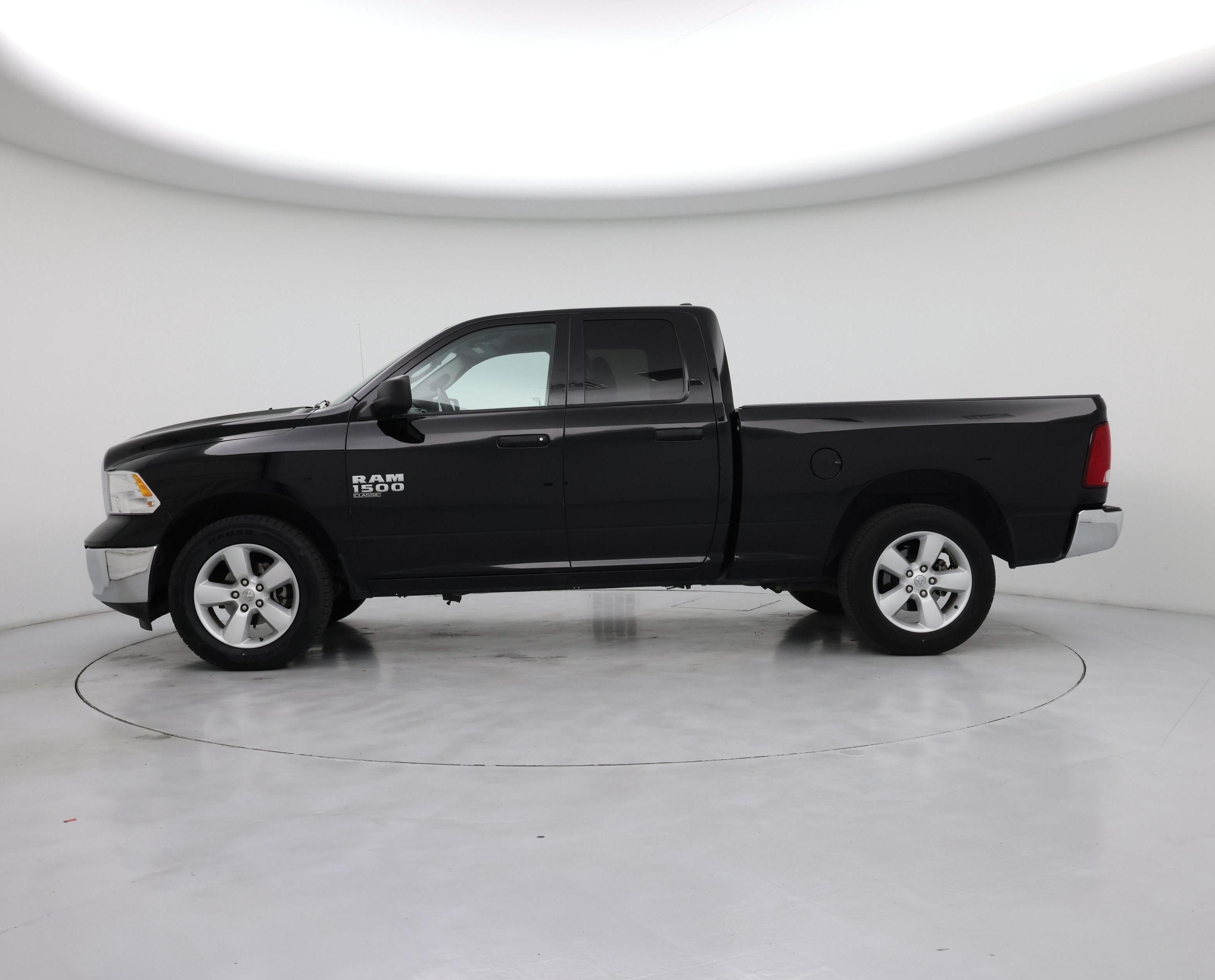 Thumbnail: 2024 RAM 1500 Classic - 3