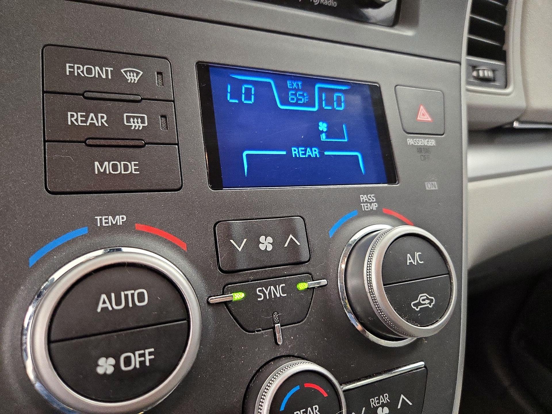 Thumbnail: 2020 Toyota Sienna - 16
