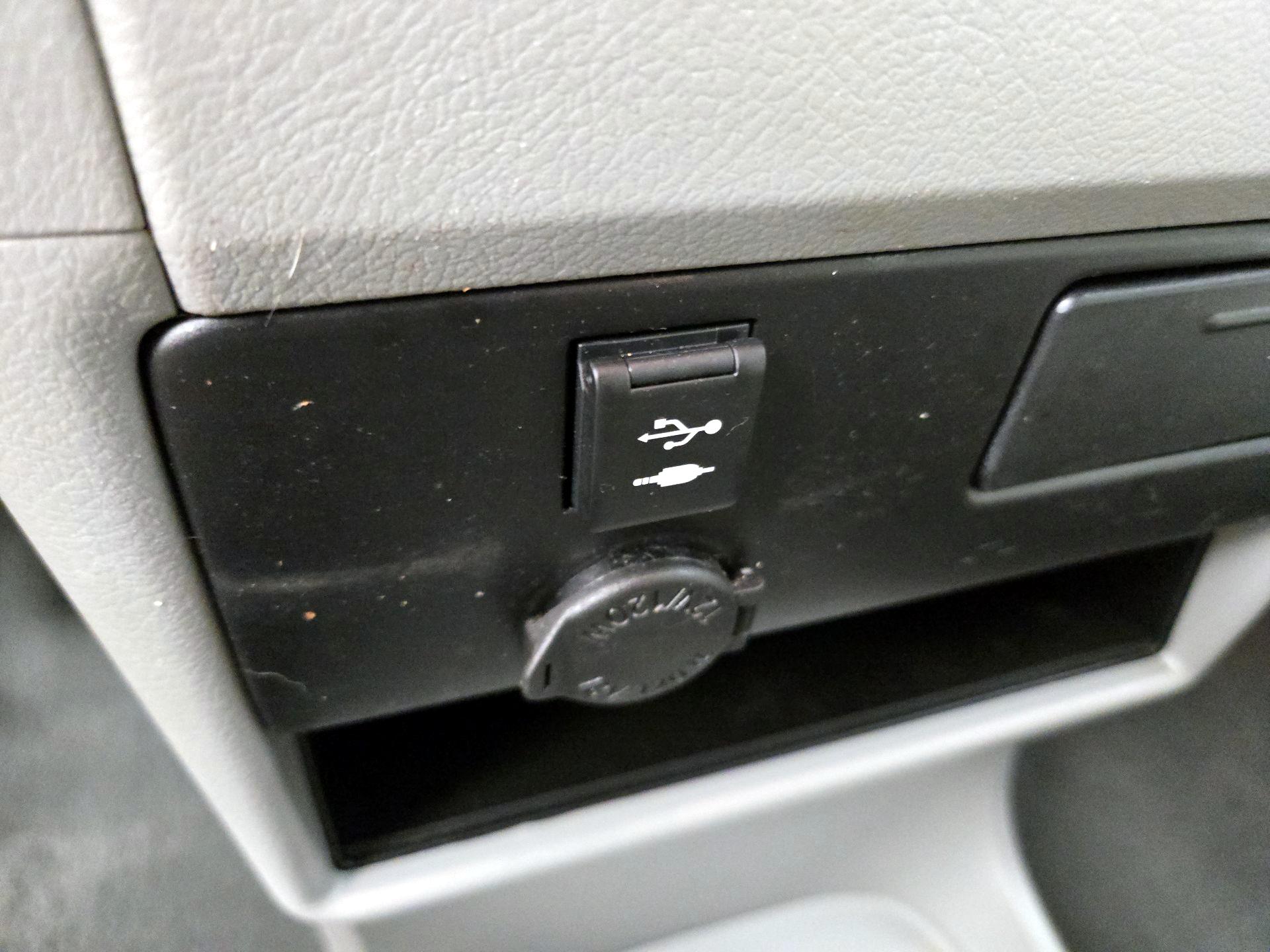 Thumbnail: 2020 Toyota Sienna - 18