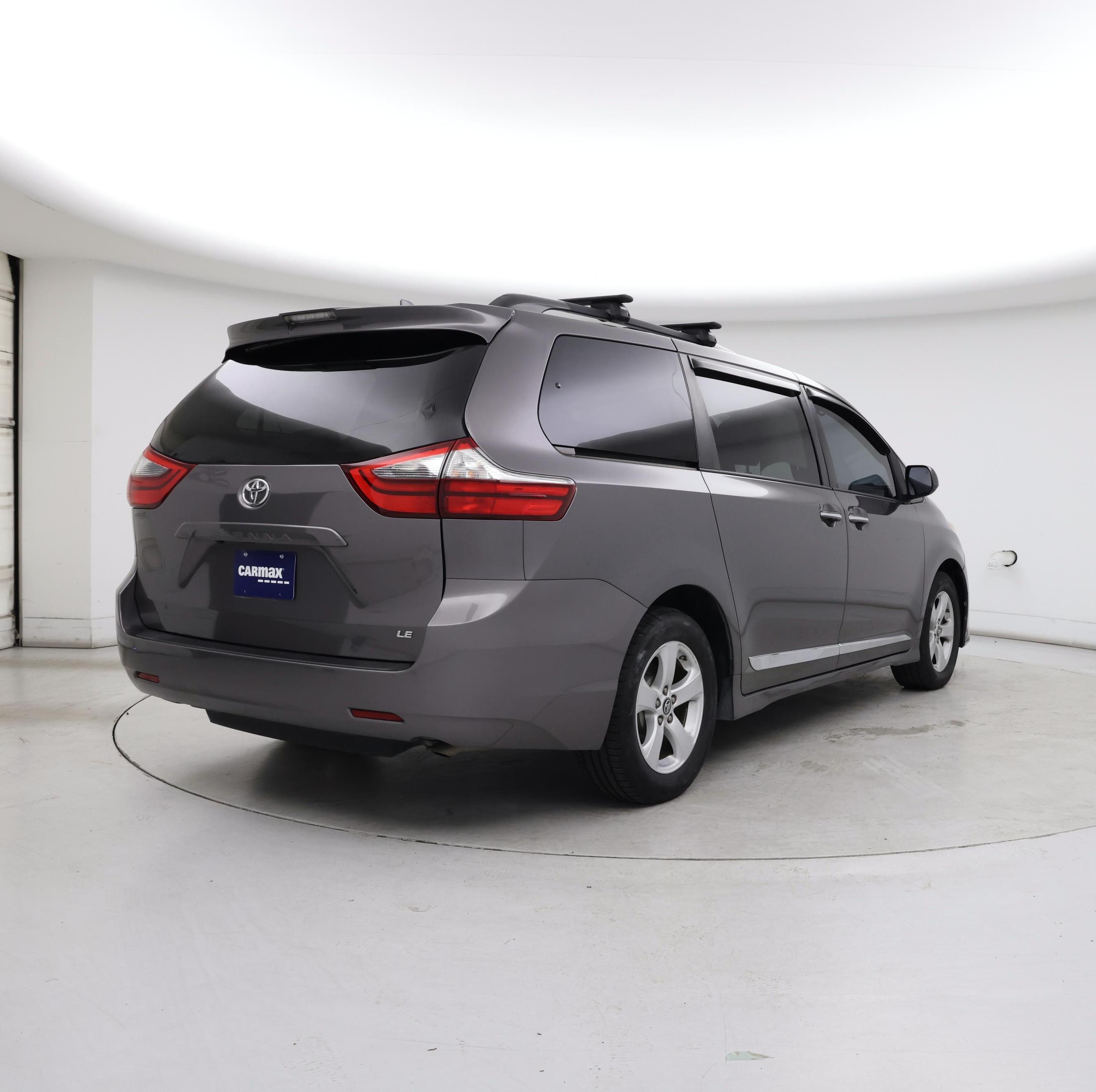 Thumbnail: 2020 Toyota Sienna - 8