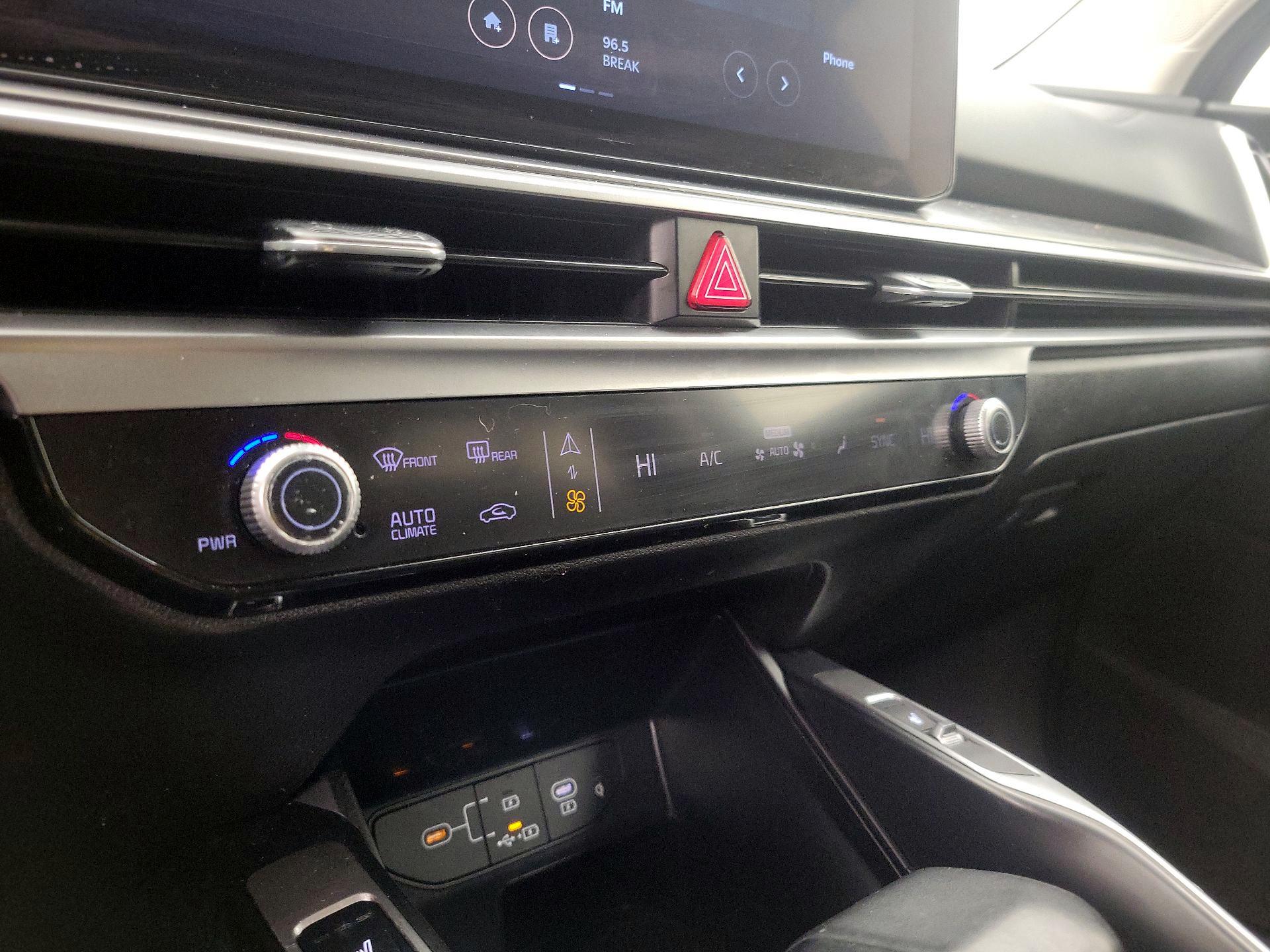 Thumbnail: 2024 Kia Sorento - 17