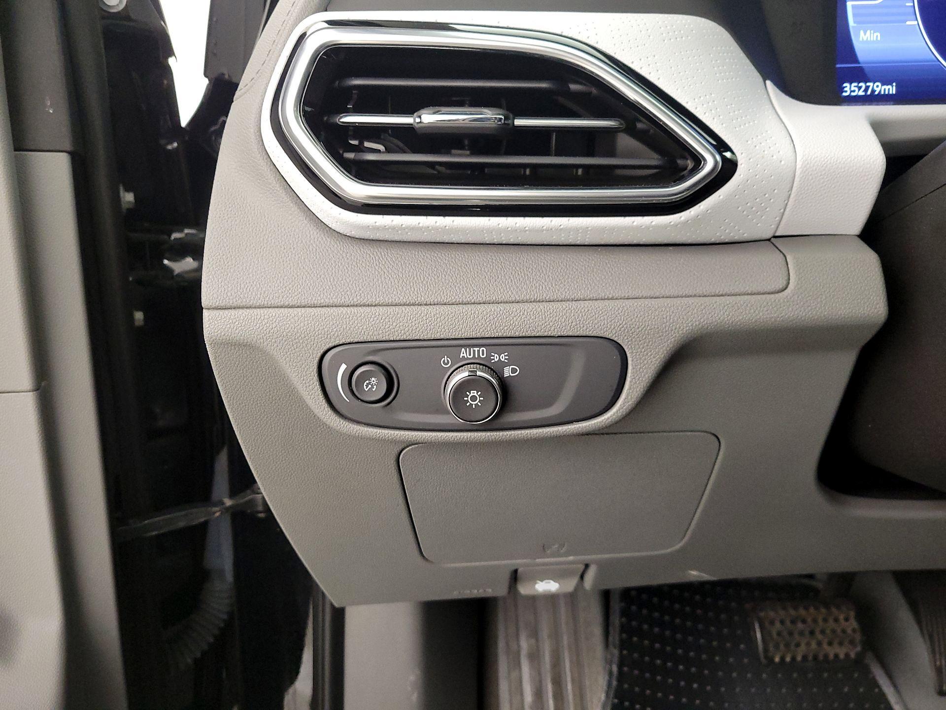 Thumbnail: 2022 Chevrolet Bolt EUV - 13