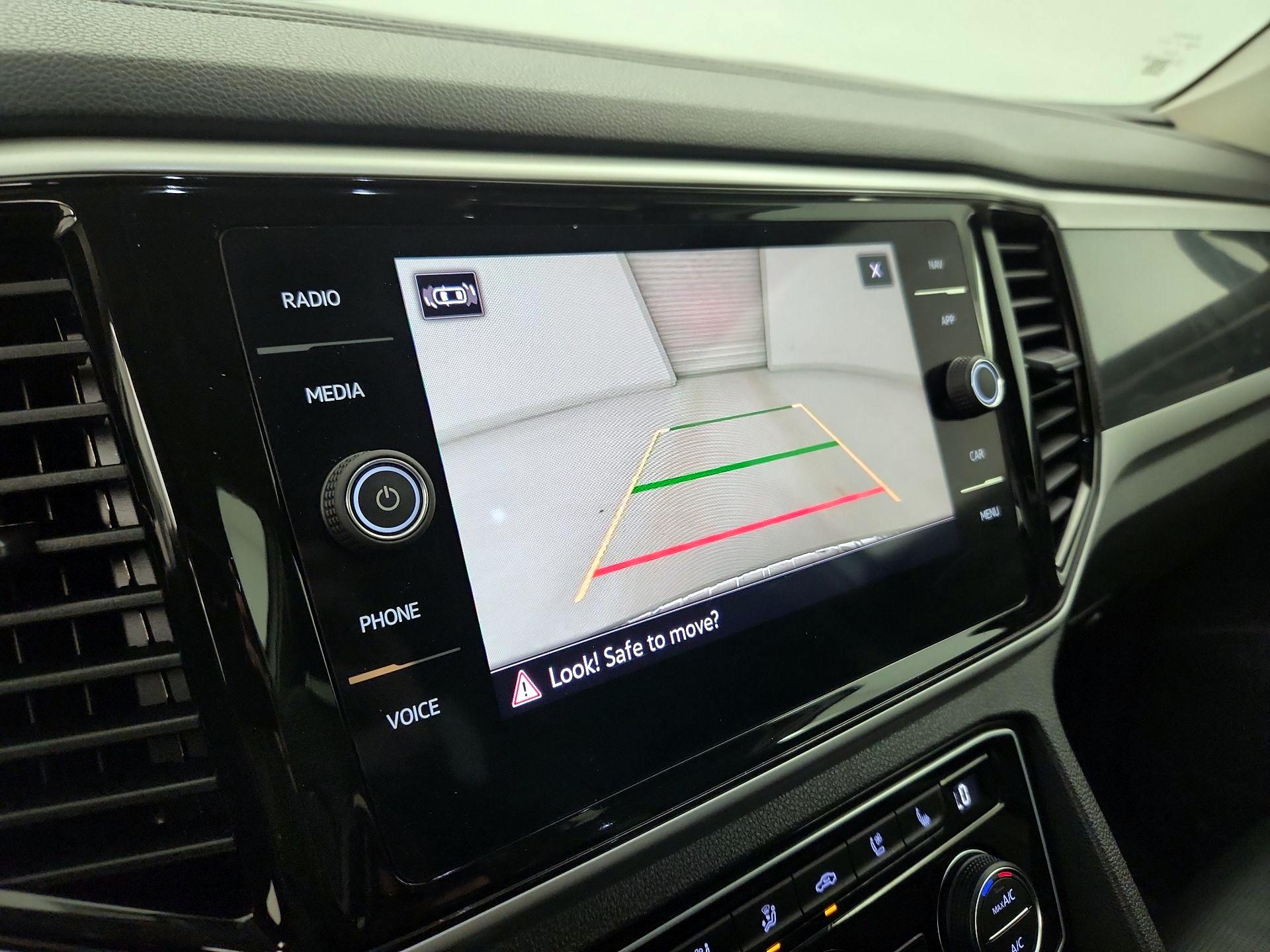 Thumbnail: 2023 Volkswagen Atlas - 15