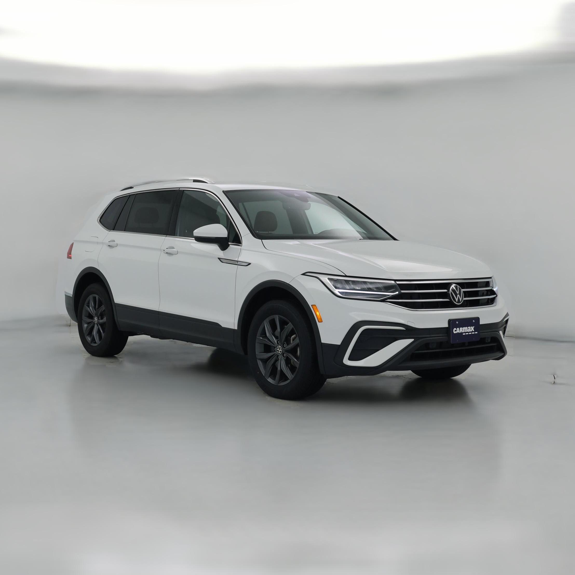 Thumbnail: 2022 Volkswagen Tiguan - 1