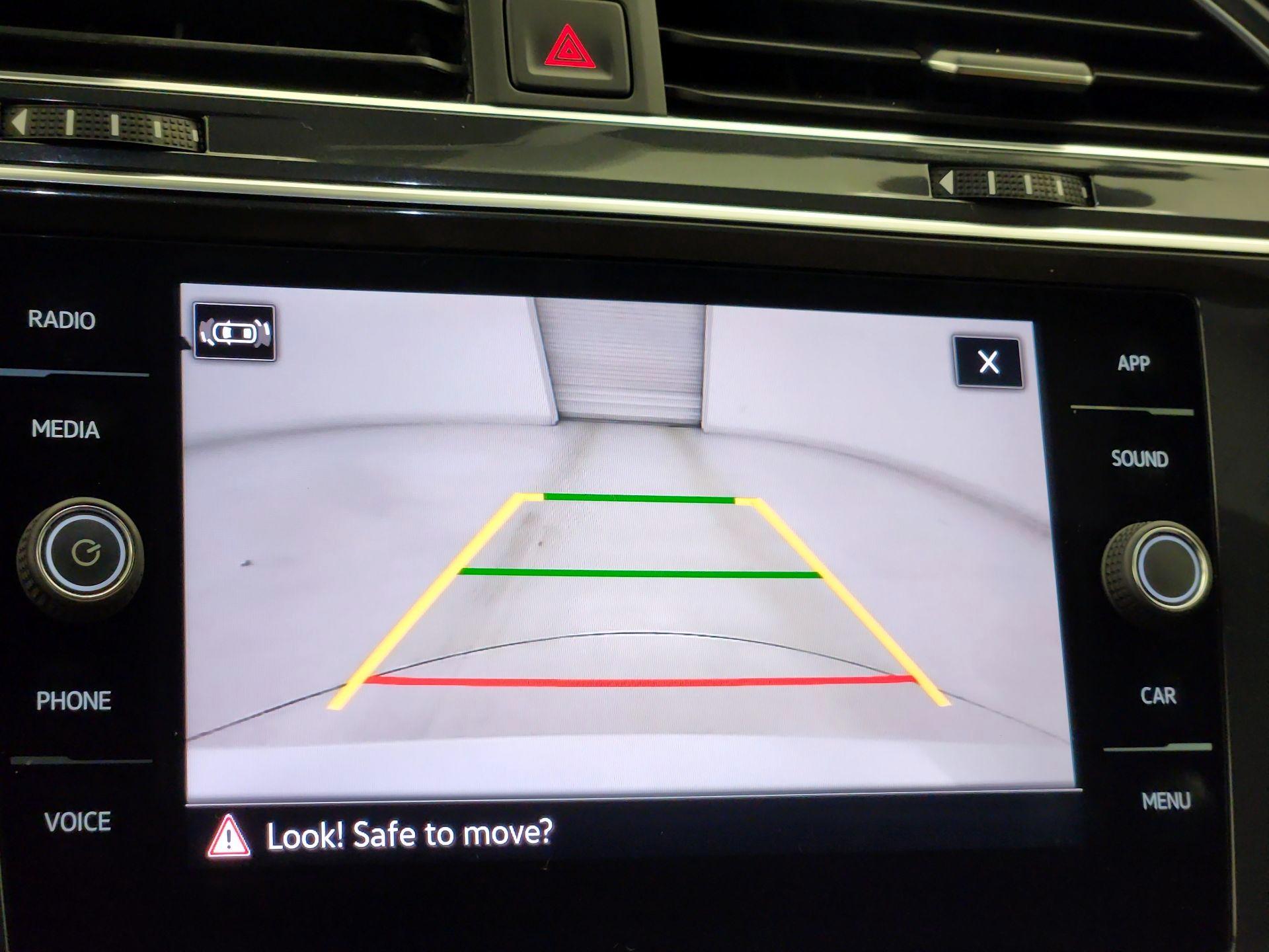 Thumbnail: 2022 Volkswagen Tiguan - 14