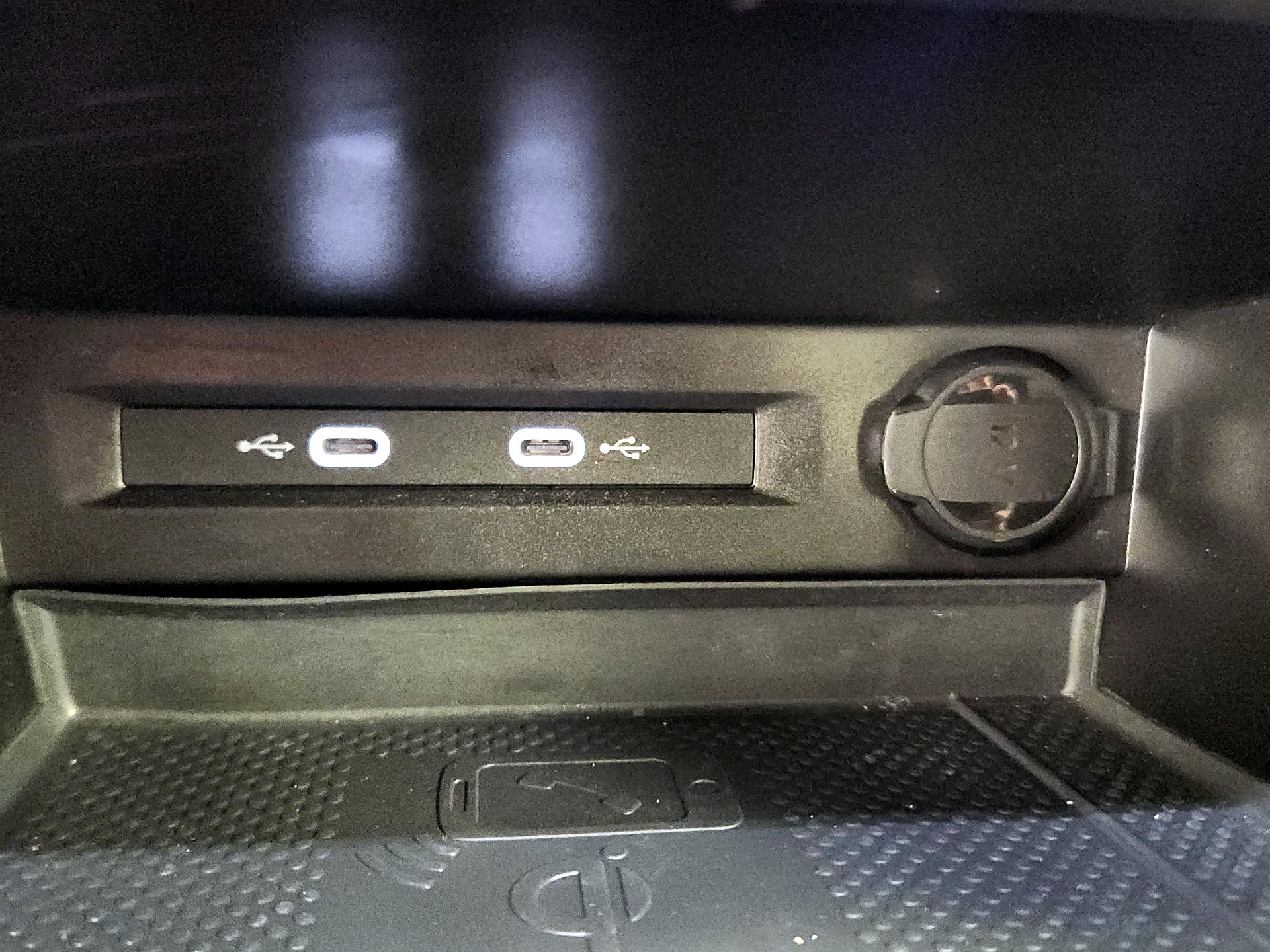 Thumbnail: 2022 Volkswagen Tiguan - 18