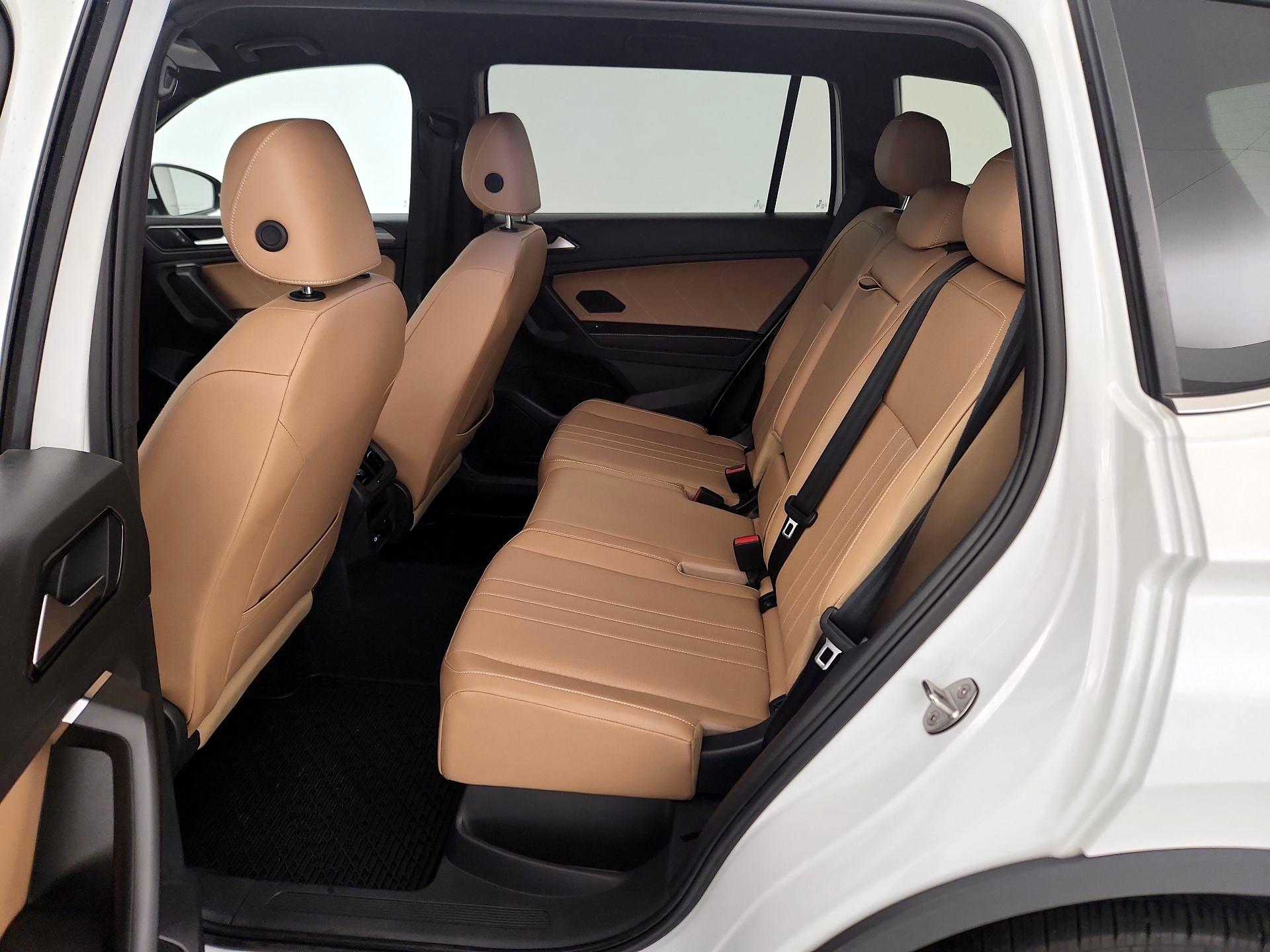 Thumbnail: 2022 Volkswagen Tiguan - 19