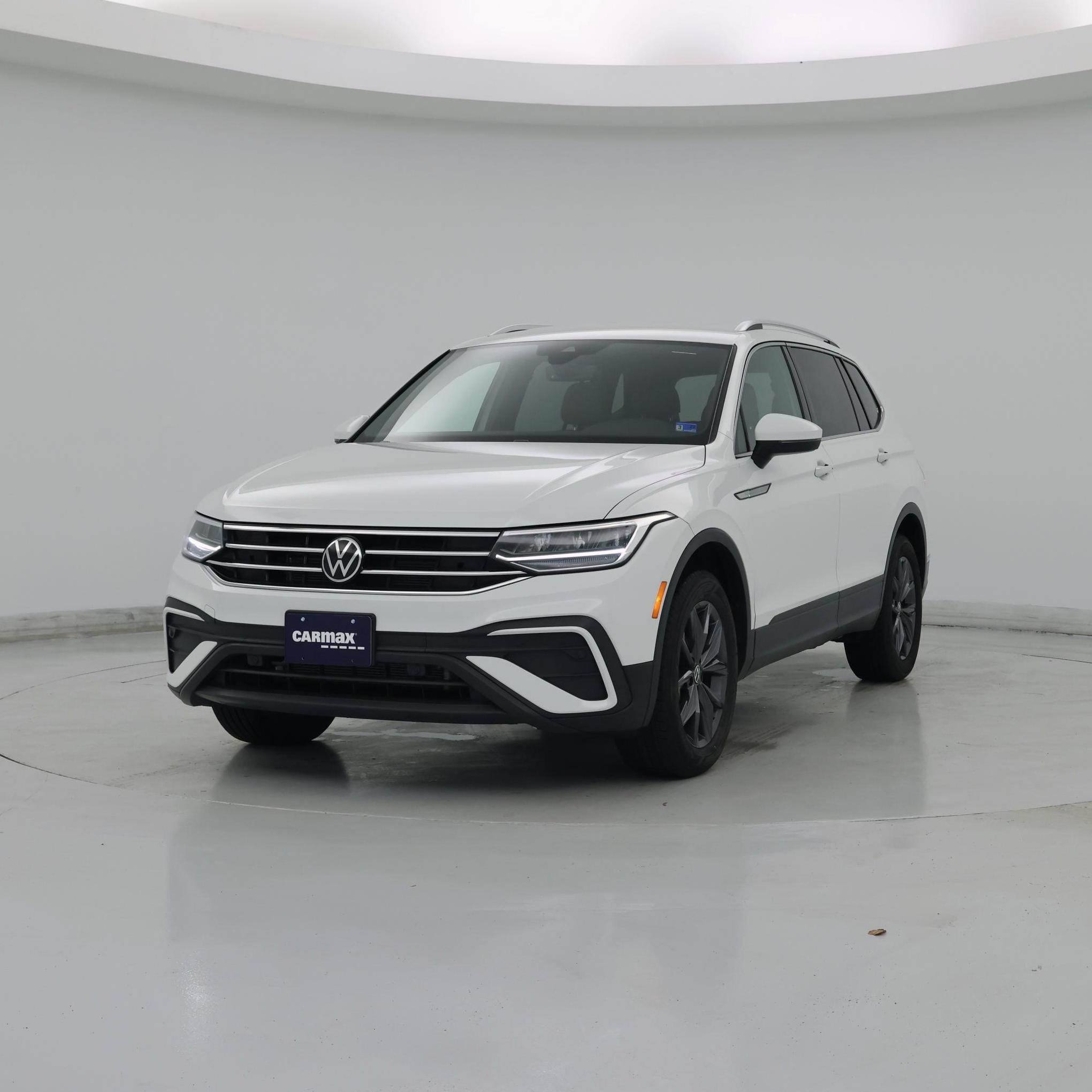 Thumbnail: 2022 Volkswagen Tiguan - 4
