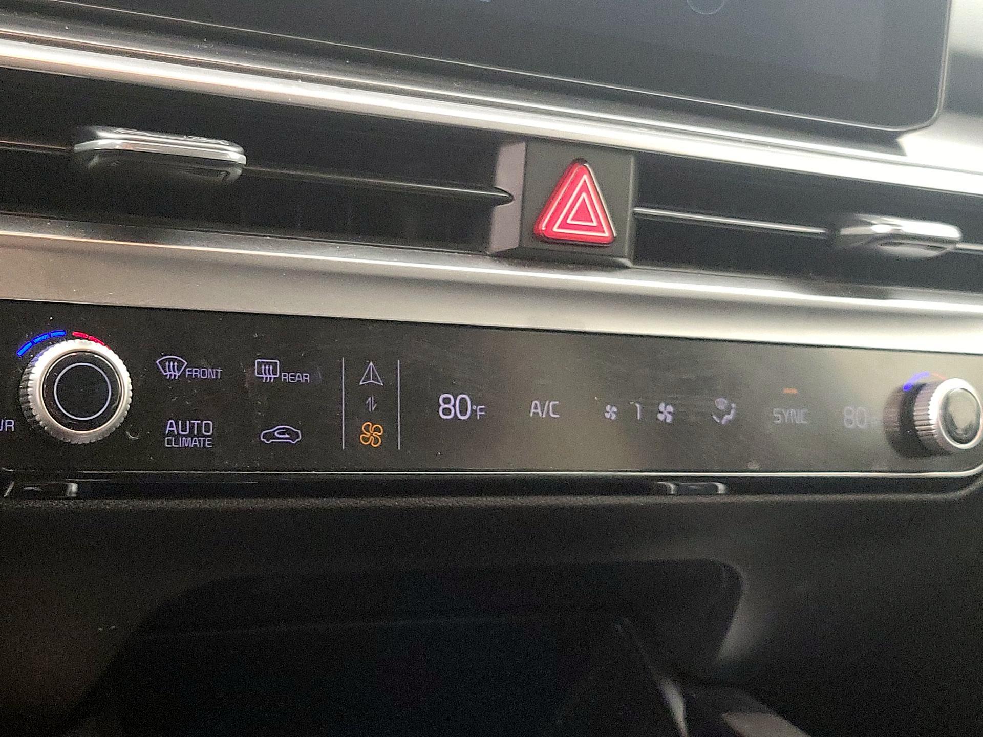 Thumbnail: 2024 Kia Sorento - 17