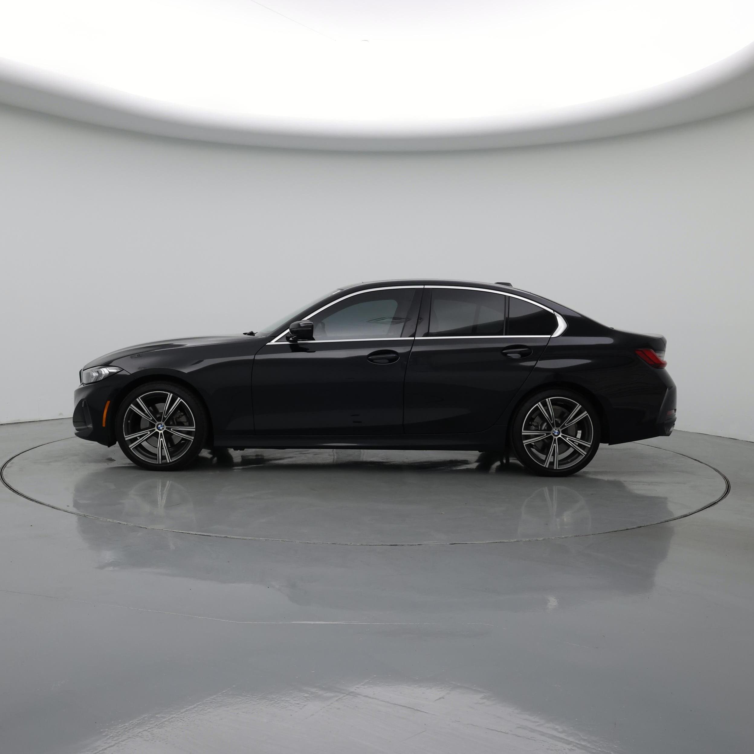 Thumbnail: 2024 BMW 3 Series - 3