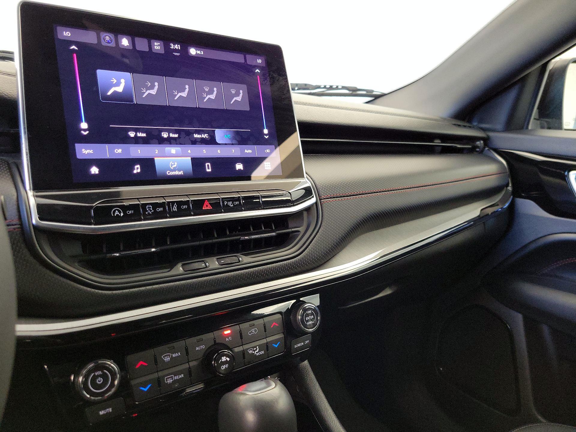 Thumbnail: 2024 Jeep Compass - 16