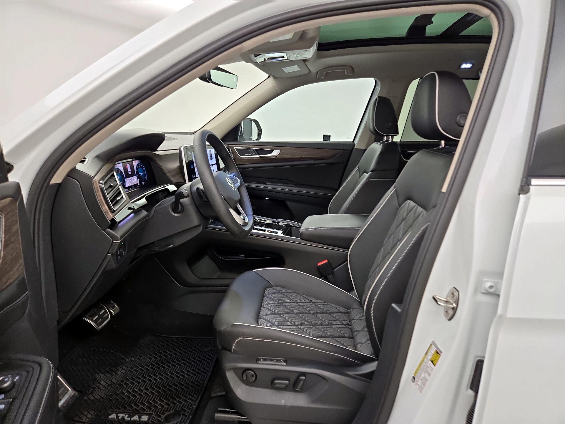 Thumbnail: 2026 Volkswagen Atlas - 11