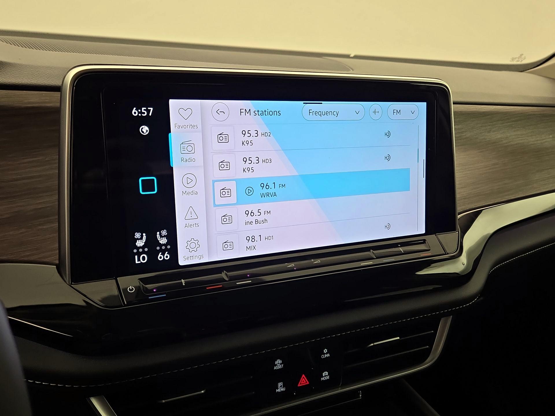 Thumbnail: 2026 Volkswagen Atlas - 16