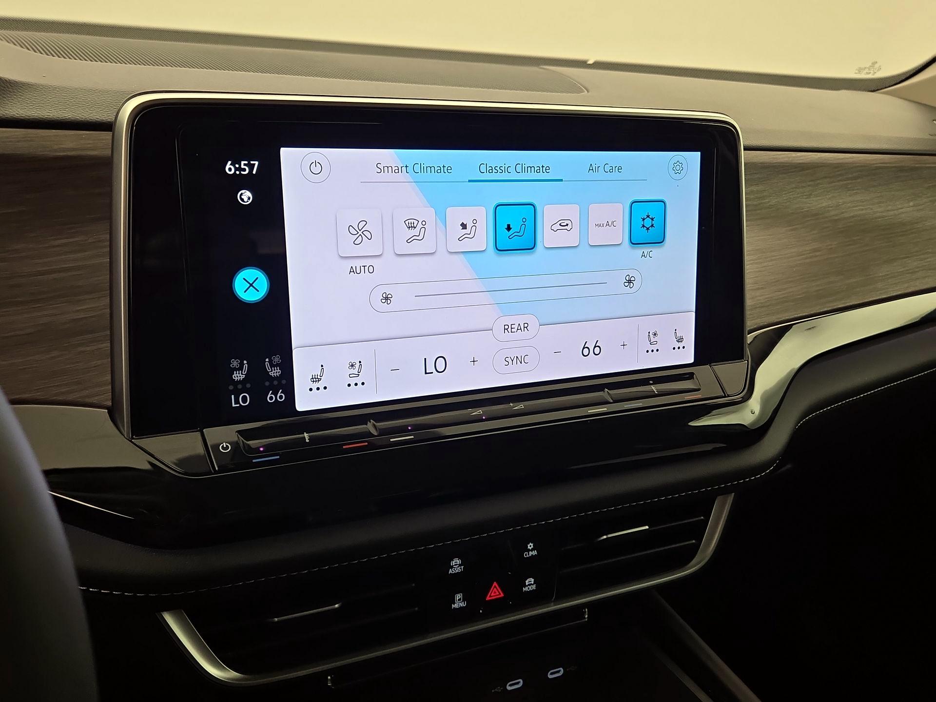 Thumbnail: 2026 Volkswagen Atlas - 17